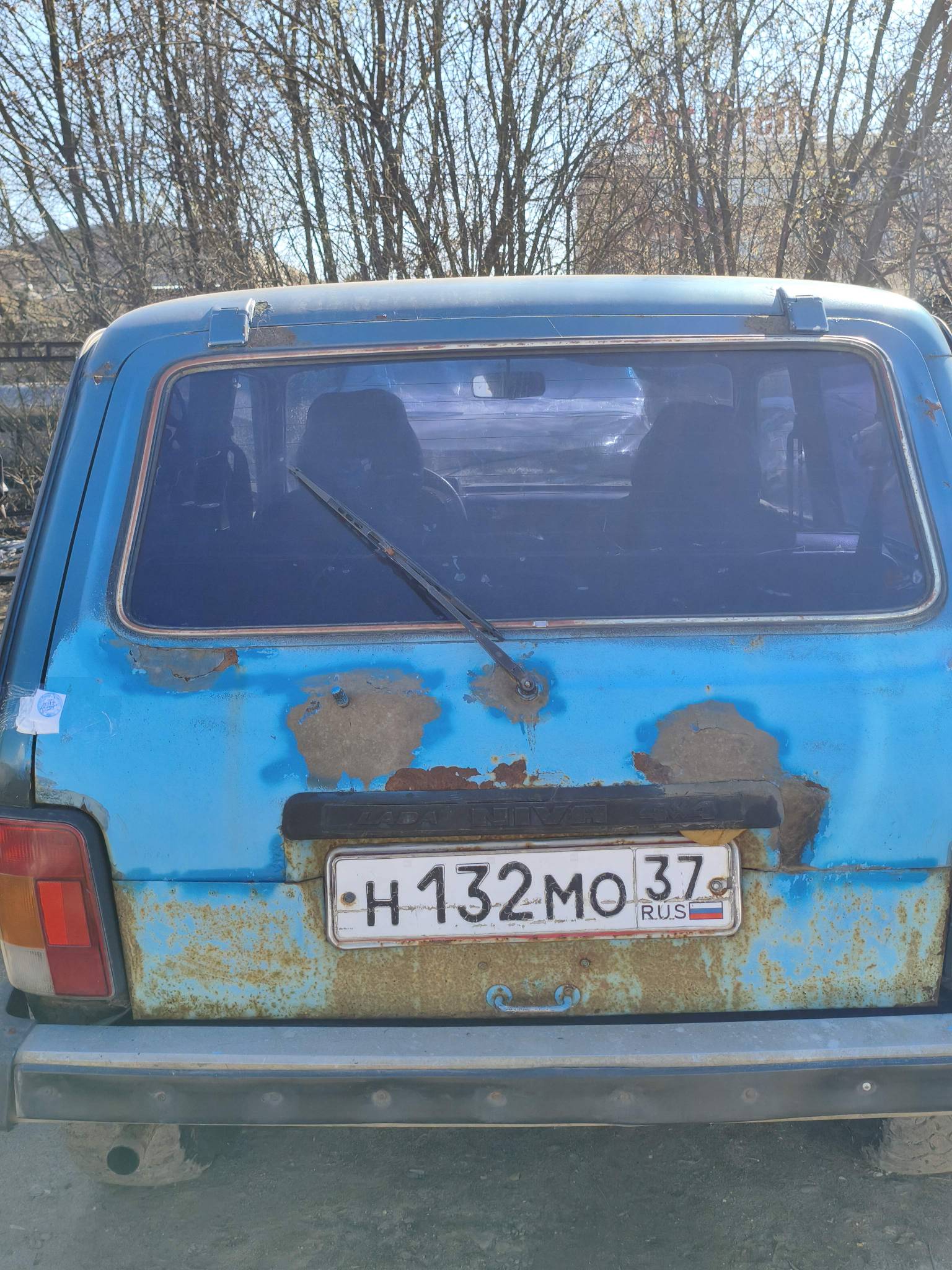 Лот №5 легковой автомобиль ВАЗ 21214, 2002 г.в., VIN XTA21214021637107, ключи и документы отсутствуют; автомобиль «ВАЗ 21061», 1998 г.в., г/н Е920ВТ977, VIN XТА210610Х4102655, с металлическим ключом серебристого цвета, документы отсутствуют; автомобиль «ВАЗ 111840», 2008 г.в., г/н В642ОН37, VIN: ХТА11184080146709, ключи и документы отсутствуют; автомобиль ВАЗ-111730, г/н Н531ЕО37, 2010 г.в., VIN XTA111730А0078479, ключи и документы отсутствуют.