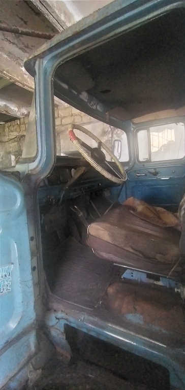 Самосвал ЗИЛ ММЗ4502, год выпуска 1992, модель, № двигателя – 921231, шасси (рама) № 3220294, цвет кузова - голубой, государственный регистрационный знак – О069НМ38.