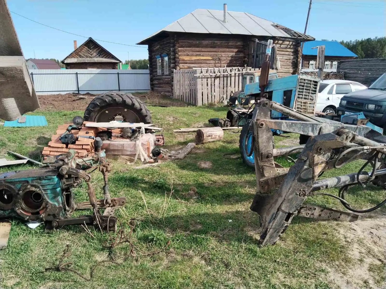 Трактор Белорус МТЗ-70-150101523. ТС разукомплектованно. (ключи отсутствуют, документы отсутствуют, техническое состояние не проверялось, пробег не известен). Имущество продается в том виде, в каком оно есть, в случае продажи возврату/обмену не подлежит. За скрытые дефекты имущества Продавец ответственности не несет.