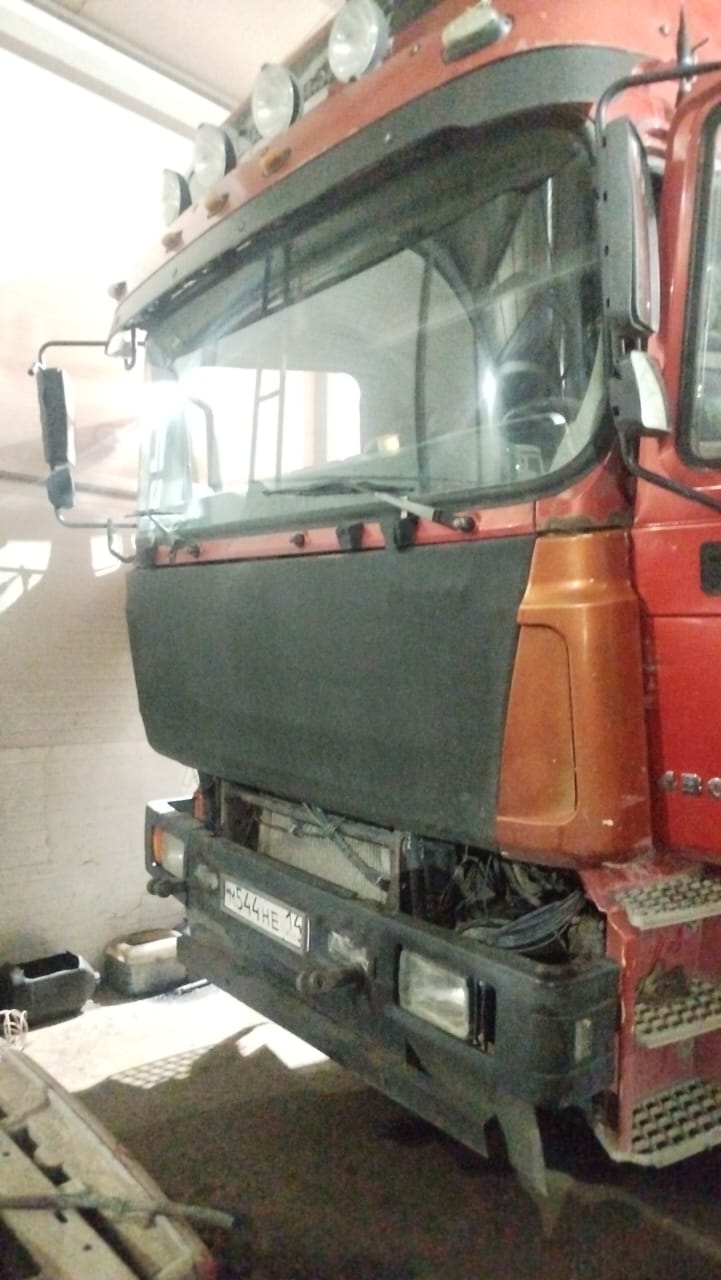 . Грузовой тягач ШААНКСИ, VIN LZGJLNV40BX048279, 2011 г.в. г/н М544НЕ14, красного цвета. Местонахождение: РС(Я), Мегино-Кангаласский район. Собственник Никифоров В.Р.
