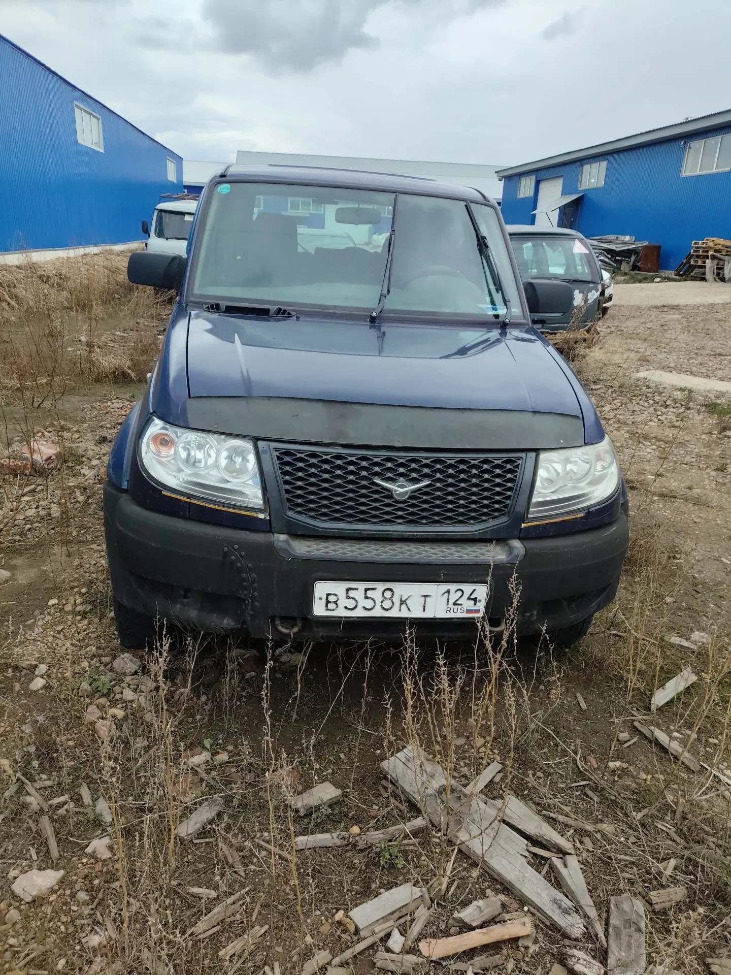 Легковой автомобиль универсал UAZ Patriot, 2013г.в., г/н B558KT124, VIN ХТТ316300D0002548, номер кузова ХТТ316300D0002548, номер шасси 316300 D 0546972, номер двигателя С3072309, цвет океан металлик. Начальная цена продажи 380 000 руб. Задаток 57050 руб.