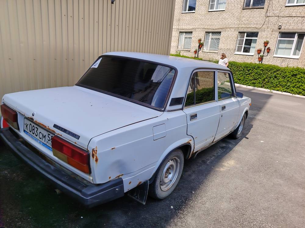 Автомобиль легковой  Идентификационный номер, VIN: XTA21074D72549025 Марка, модель ТС:  ВАЗ 21074,  LADA 2107 Тип ТС: легковой; Категория ТС: D;  Год изготовления ТС: 2007 Модель, № двигателя: 21067, 8837654 Шасси, рама: отсутствует; Кузов: 2549025;  Цвет: ярко-белый Мощность двигателя: 74.1 л.с.(54.5 кВт) Рабочий объем двигателя: 1568 куб.см Экологический класс: второй  Паспорт транспортного средства: 63 МК 933066