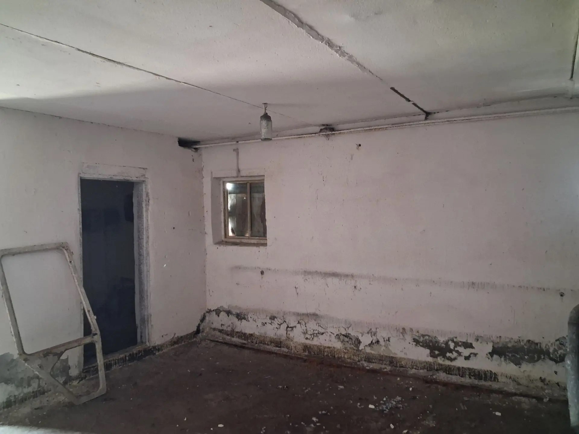 Нежилое здание (мазутонасосная), общей площадью 77,8кв.м., расположенное по адресу: Омская область, Шербакульский район, с. Александровское, ул. Советская, д. 1А, кадастровый номер 55:32:050101:957