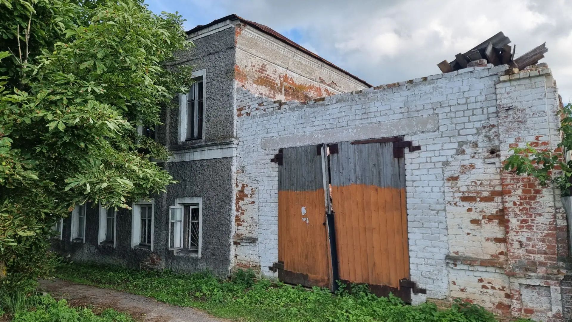 Нежилое здание, по адресу: Рязанская область, р-н Спасский, с. Ижевское, ул. Красная, д. 55