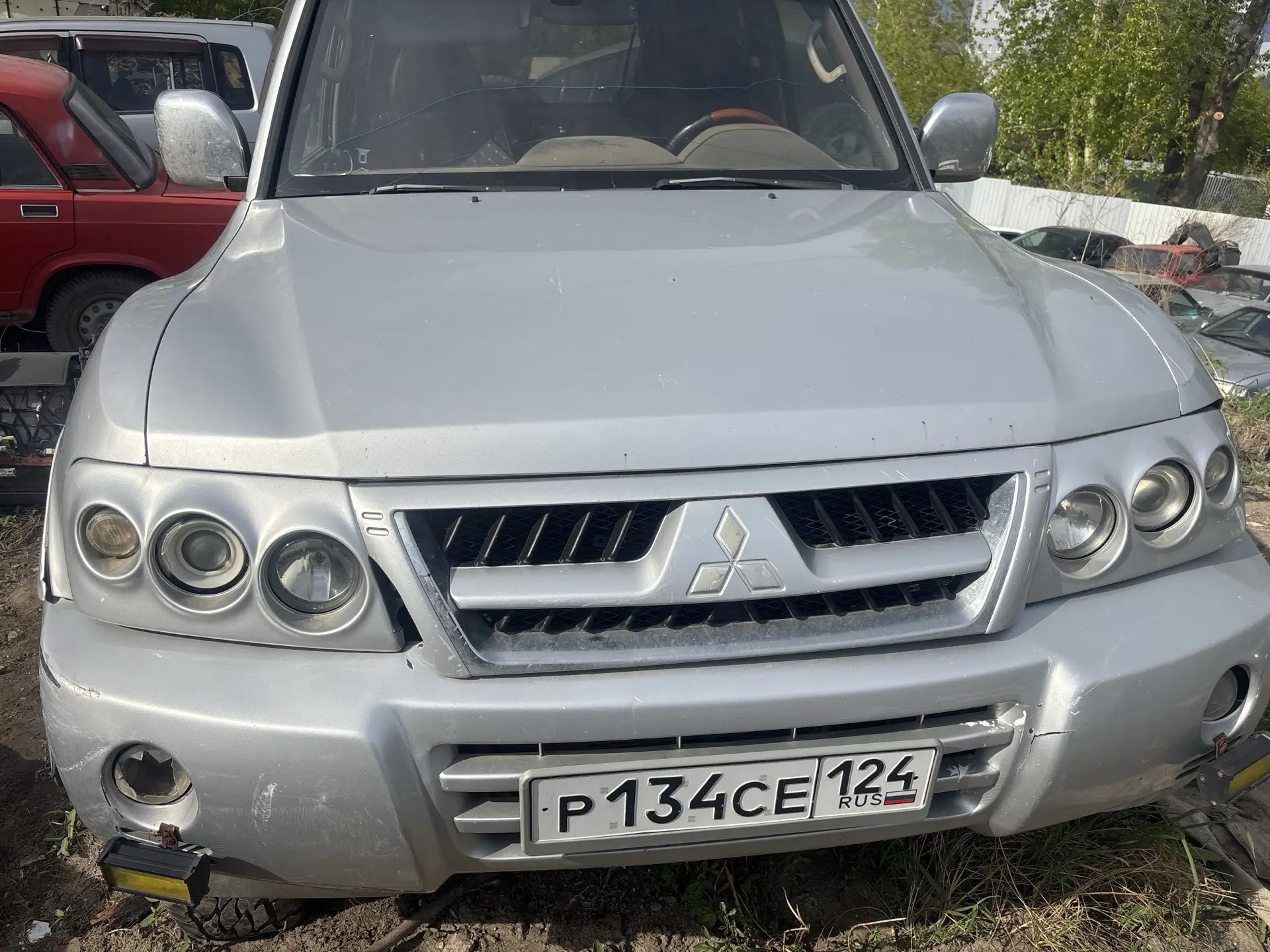 Автомобиль MITSUBISHI PAJERO, г/н Р134СЕ124, 2003г.в., VIN JMBLYV75W3J000523, разукомплектован салон ( багажный отсек отсутствует пластик, в салоне отсутствует пластик ит.д) комплектность и состояние не проверялась данное имущество обращено в доход государства. Находится г. Красноярск