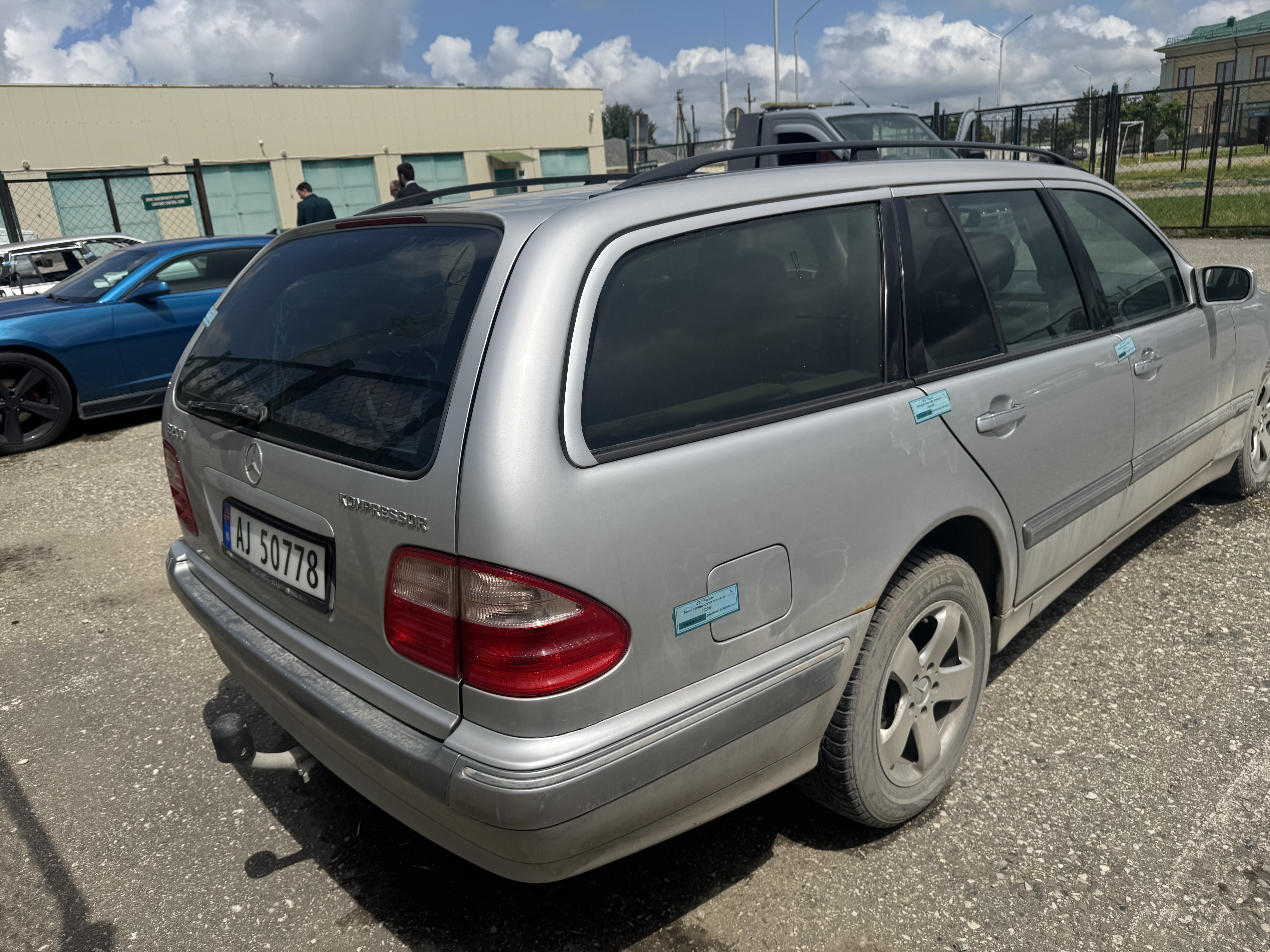 Транспортное средство марки MERCEDES-BENZ модель E-200, (VIN) – WDB2102481B290187, регистрационный знак отсутствует, 2001 г.выпуска. Транспортное средство находится в нерабочем техническом состоянии. Ключ зажигания отсутствует