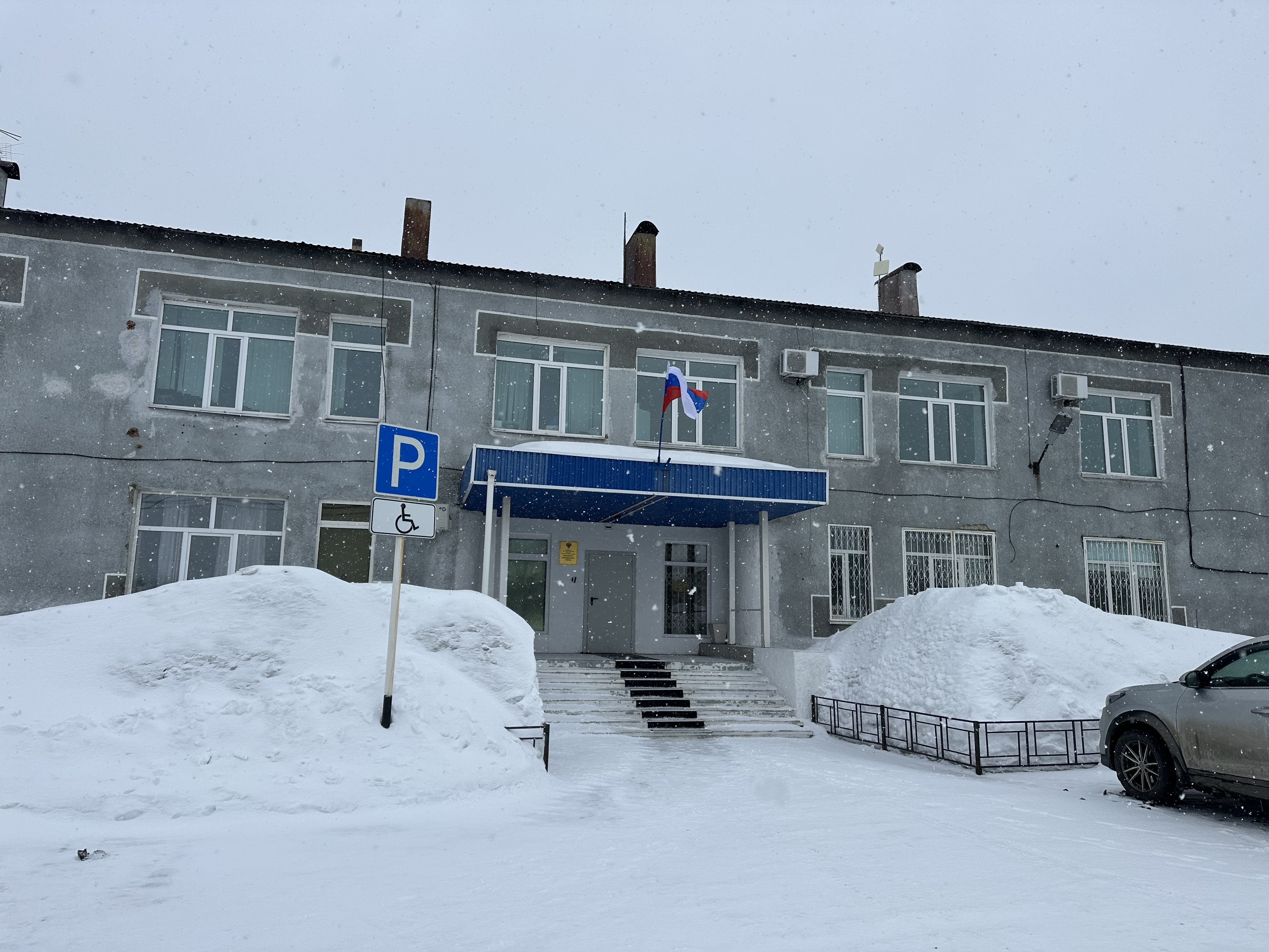 Нежилое помещение общей площадью 115,5 кв.м, с кадастровым номером 42:05:0109001:8815, расположенное по адресу: Кемеровская область - Кузбасс, м.о. Крапивинский, пгт. Крапивинский, ул. Юбилейная, здание 21а, пом. 2