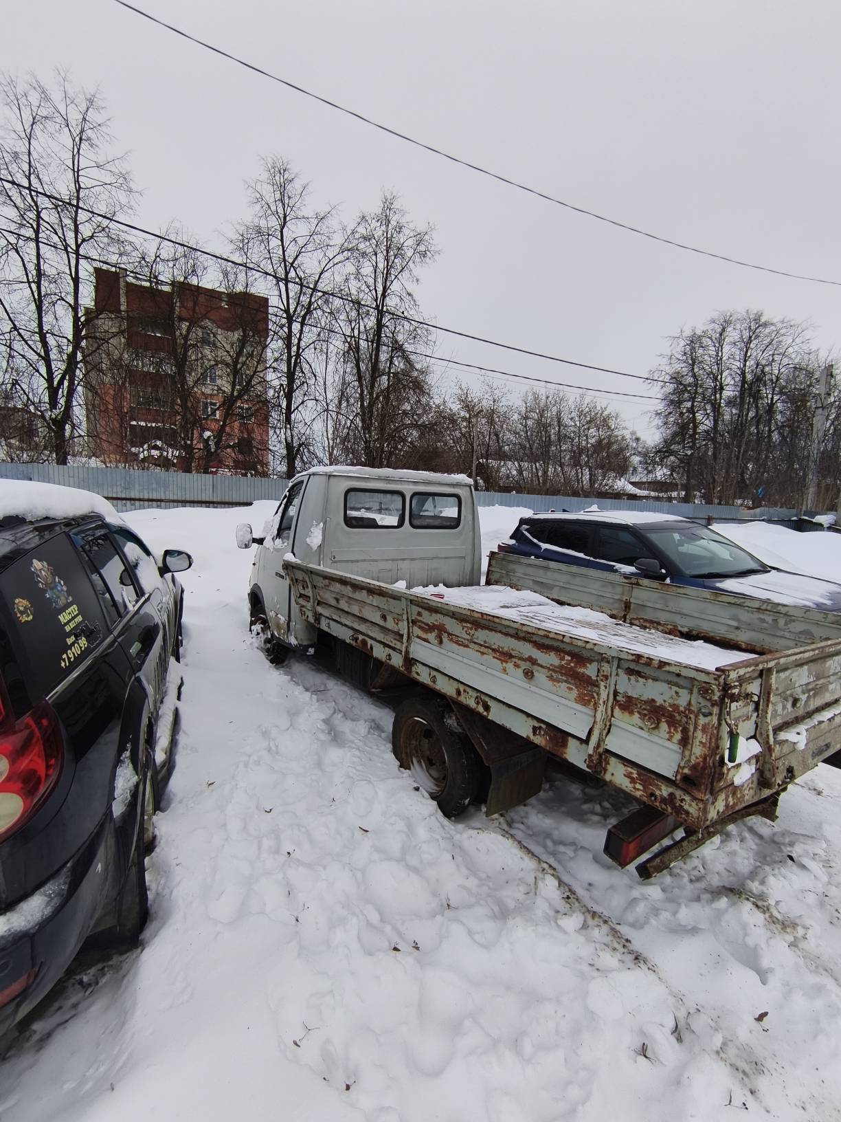 Лот №2 грузовой автомобиль ГАЗ 33021, 1998 г.в., VIN XTH330210W1680139, ключи и документы отсутствуют. Имущество бывшее в употреблении, работоспособность не проверялась, регистрационный номер АС ПИБИ 37-005560