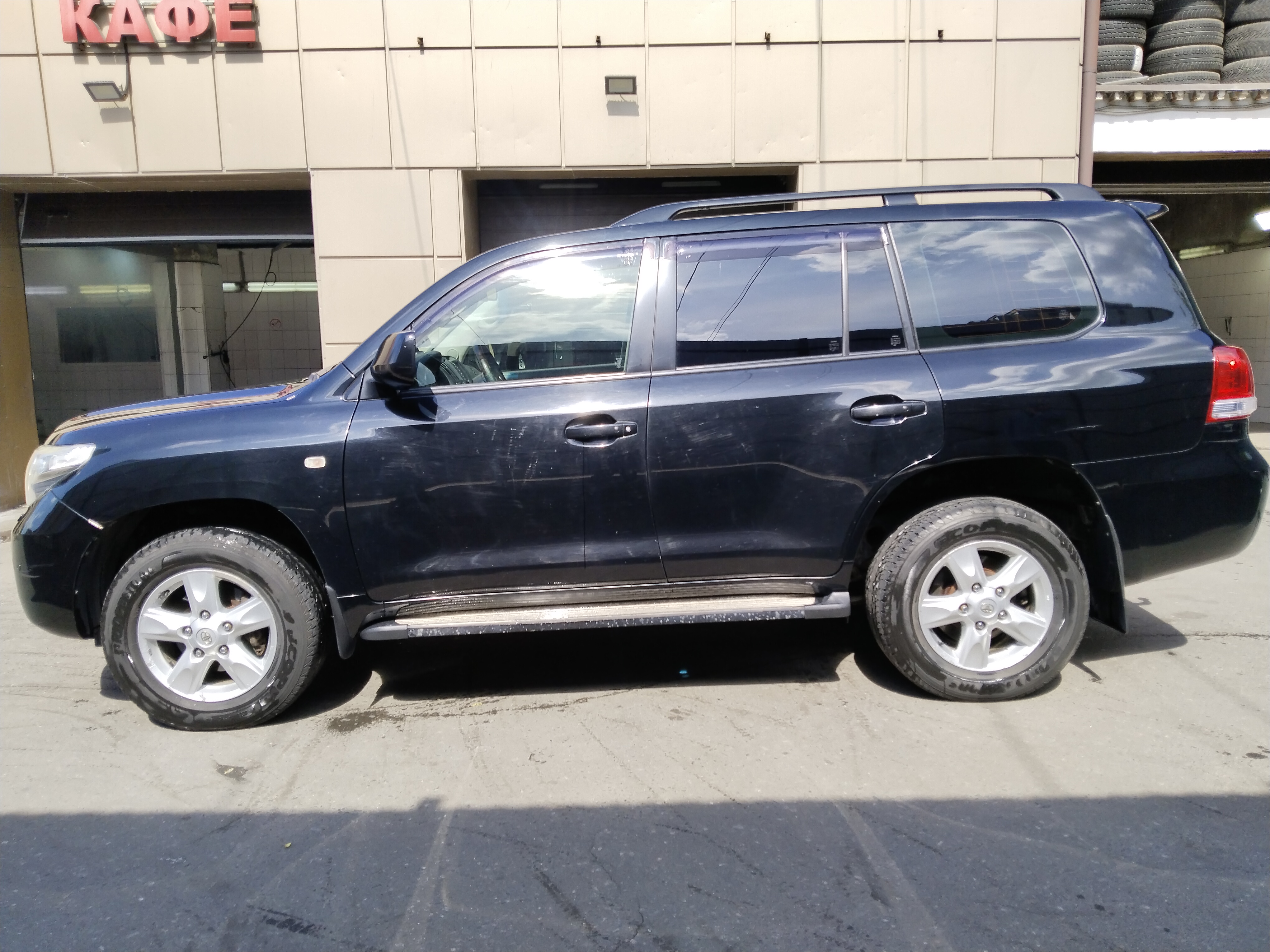 Продажа транспортного средства Легковой автомобиль TOYOTA LAND CRUISER 200 (VIN) JTMHT05J305086841