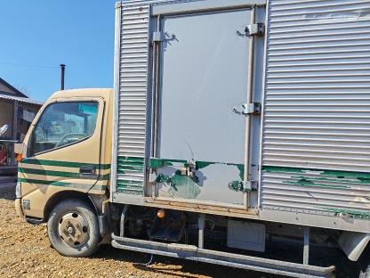 Автомобиль Toyota Dyna, грузовой фургон, 1991 года выпуска (установлен кузов 1999 г.).