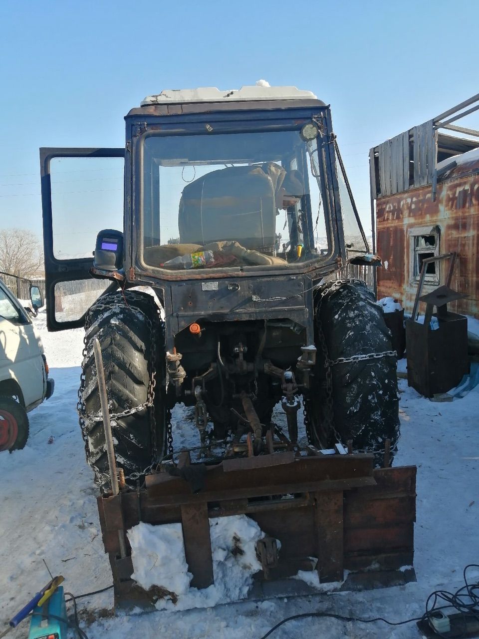 Трактор Беларус 82.1, 2007 года выпуска, заводской номер 80856672, цвет - многоцветный, государственный регистрационный номер 7603РХ03.