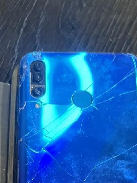 мобильный телефон "Huawei" ID 12011057850707 1 Штука (шт)