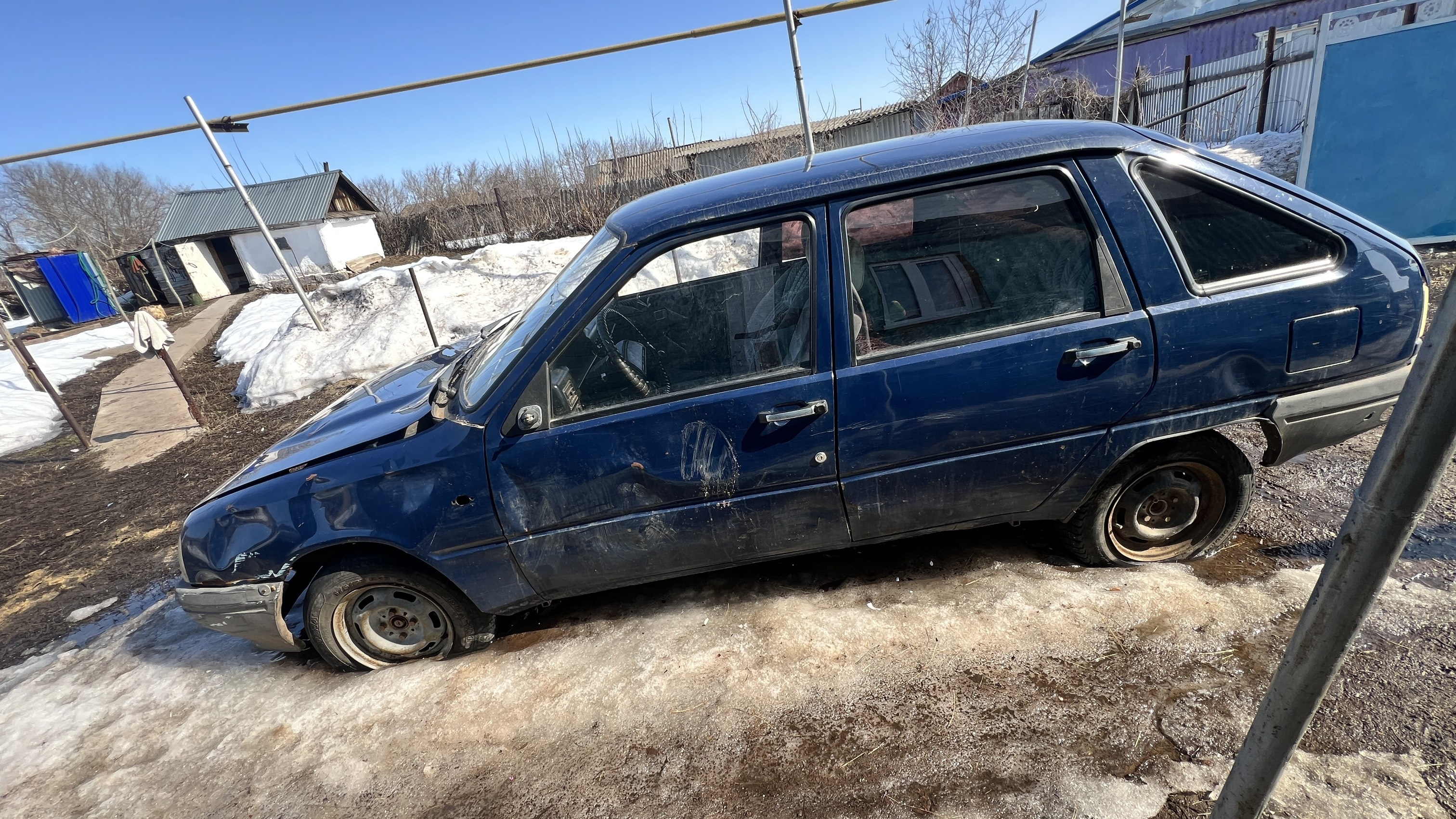 Автомобиль ИЖ2126-020, 2003,  темно-синего цвета, г/н У 246 КВ 56, XTK21260030104657, отсутствует генератор, бензонасос, стартер, лобовое стекло разбито, не на ходу