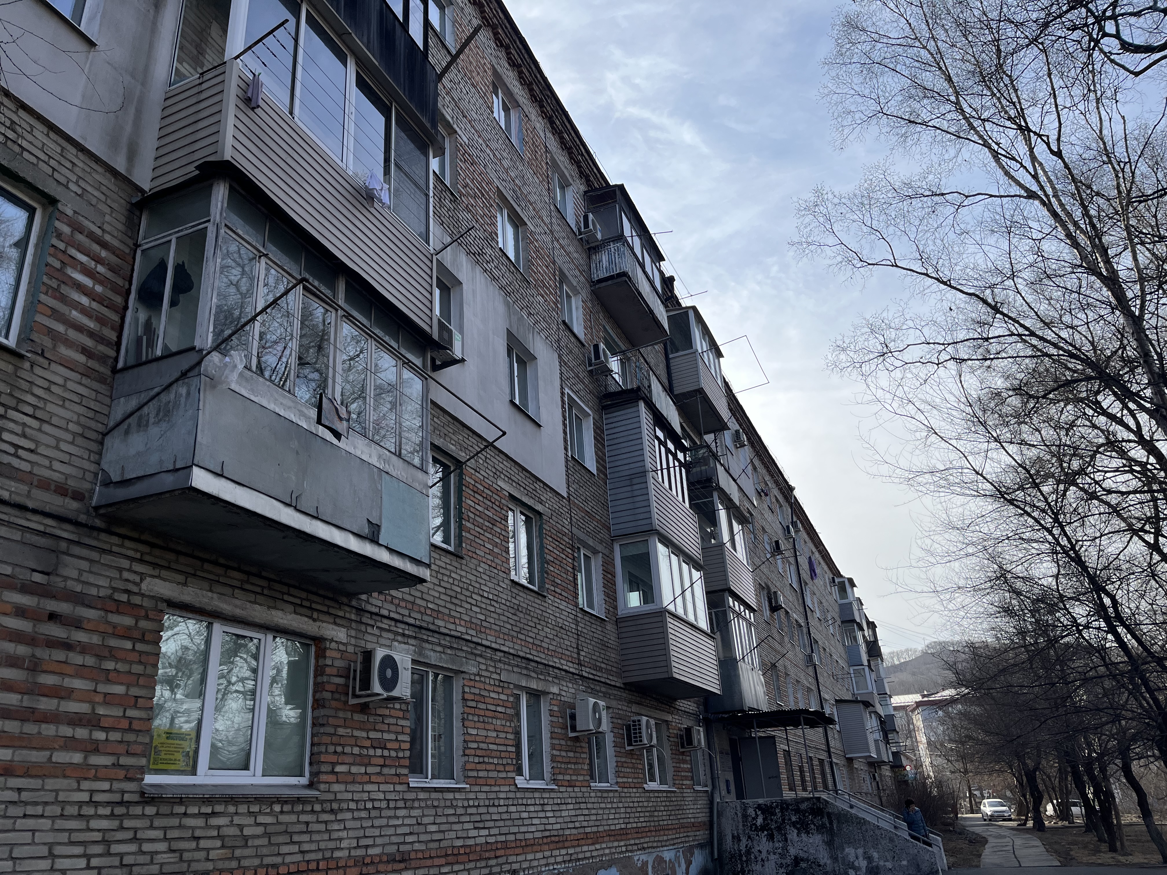 Нежилое помещение (лит. XVI) общей площадью 17,1 кв.м, этаж 1, кадастровый номер 25:31:010205:5726, расположенное по адресу: Приморский край, г. Находка, ул. Арсеньева, д. 14