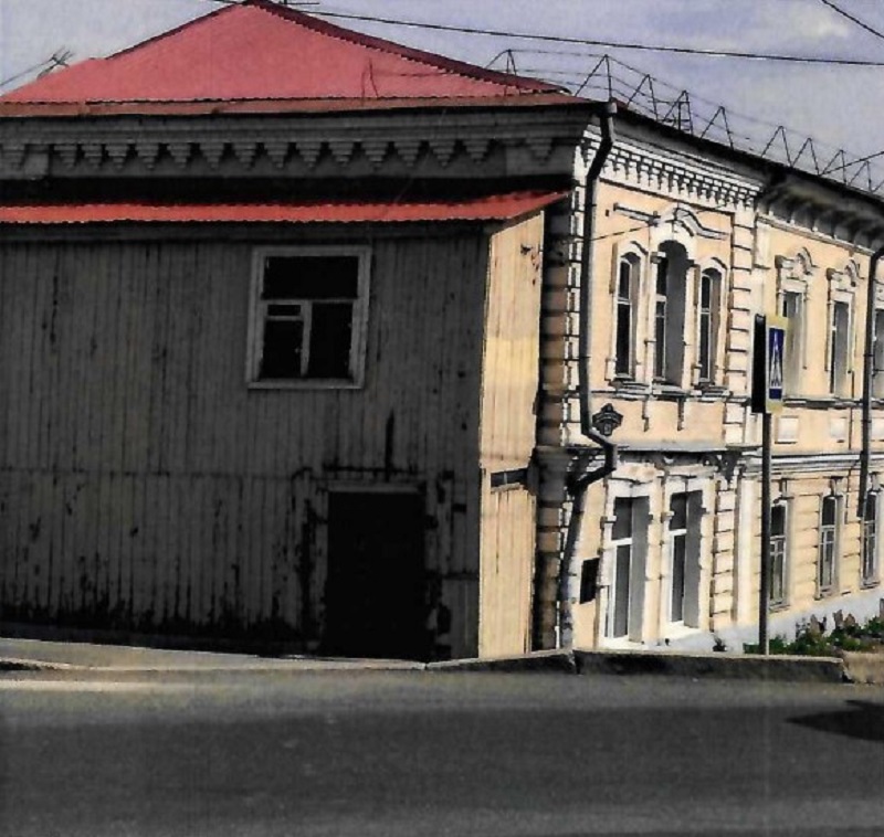Отдельно стоящее трёхэтажное (в т.ч. один этаж подземный) нежилое здание, включенное в ЕГРОКН (памятников истории и культуры) народов РФ в качестве объекта культурного наследия регионального значения «Дом Лузиновых» (кадастровый номер 02:55:010902:88), расположенное по адресу: Республика Башкортостан, г. Уфа, Кировский район, ул. Октябрьской Революции, д.63