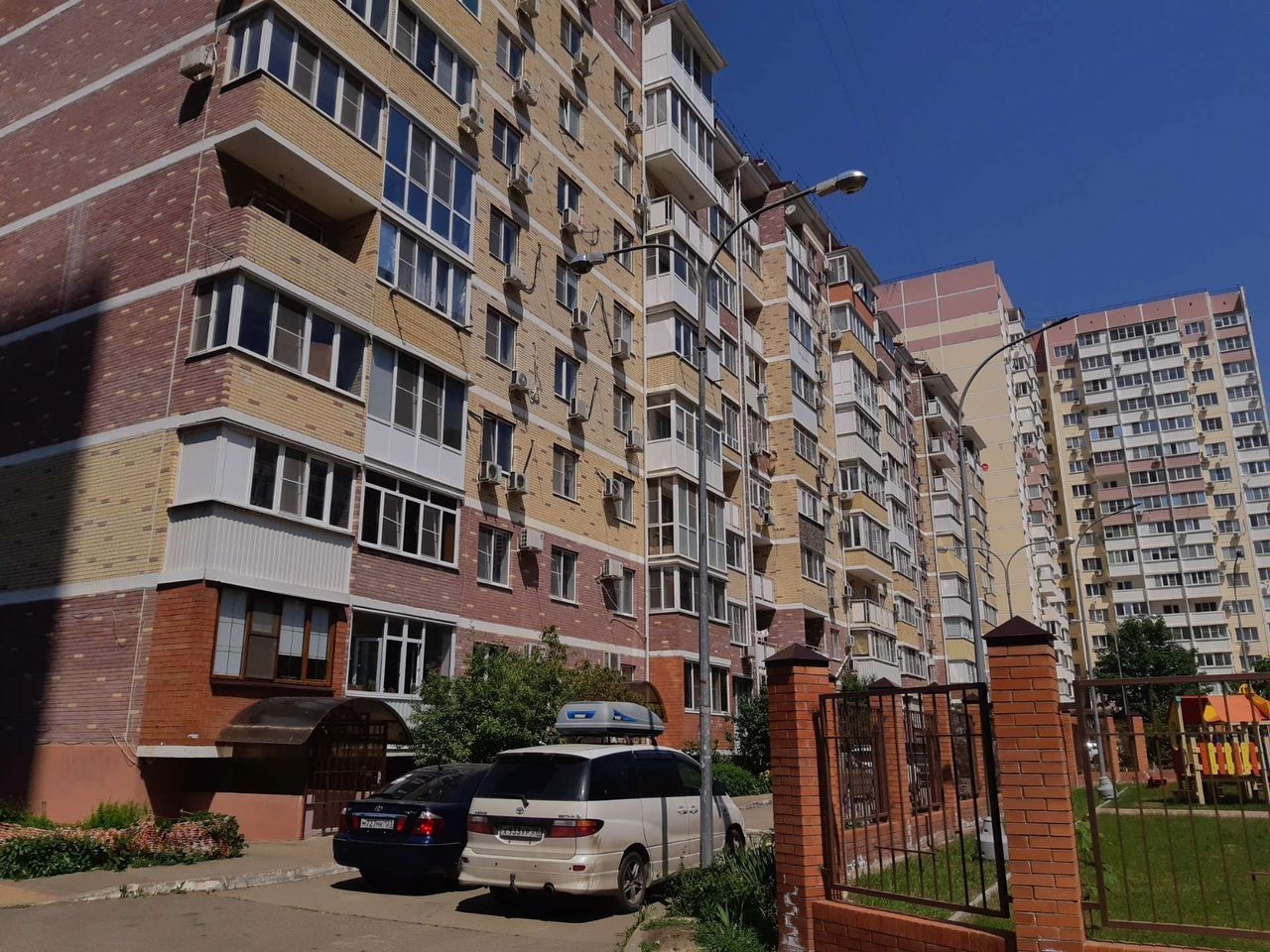 Д-к Вавилова Е.В. Квартира пл. 57,1 кв.м, КН 23:43:0427001:1955, адрес: г.Краснодар,ул. Артезианская, д. 10, кв. 1. Обременение:арест, н/ц 5 366 829,00 руб., з-к 1 073 366,00 руб., ш/а 53 668,00 руб.