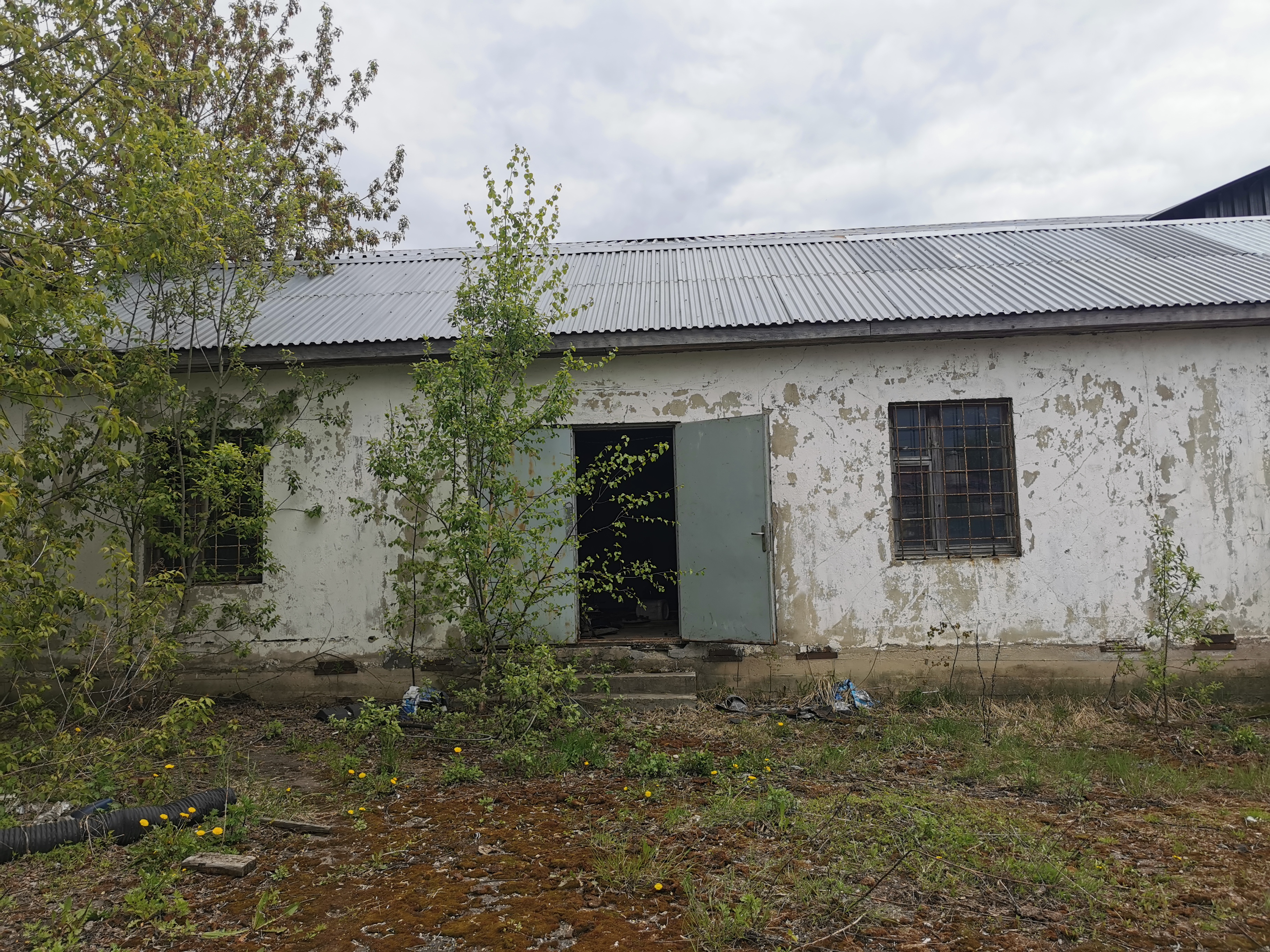 Продажа 2-х нежилых зданий общей площадью 597,10 кв.м. с земельным участком 2 540 кв.м. в м.о. Дмитровский
