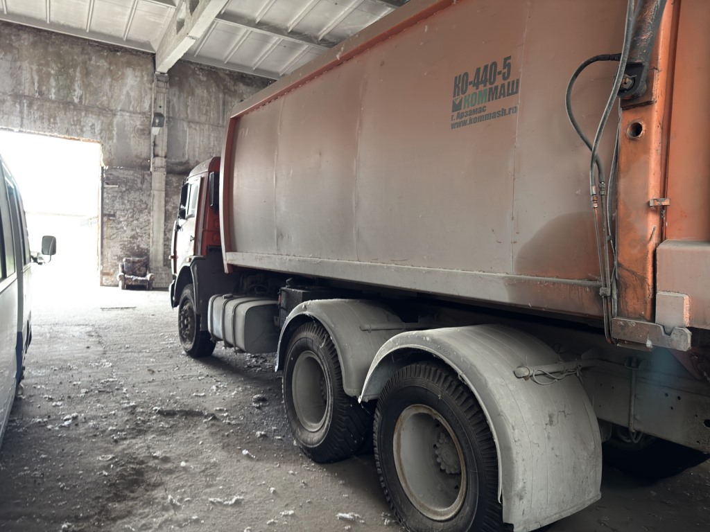 Предметом аукциона является право заключения договора купли-продажи следующего объекта движимого имущества, находящегося в федеральной собственности и закрепленного за федеральным государственным бюджетным образовательным учреждением высшего образования «Хакасский государственный университет им. Н.Ф. Катанова» на праве оперативного управления: Автомобиль: Мусоровоз КО 440-5 на шасси Камаз