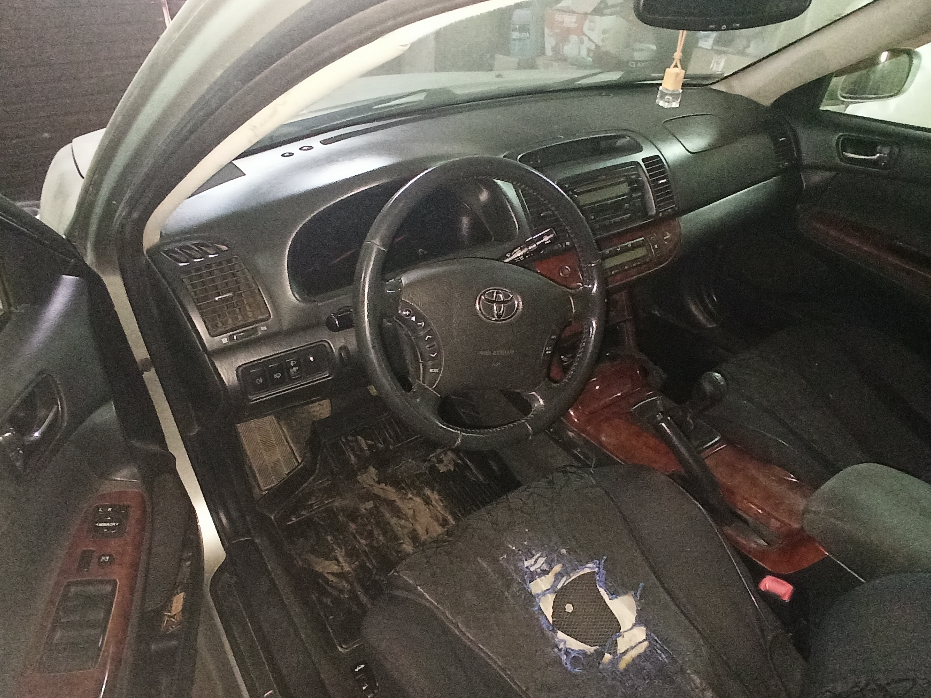 ЛОТ № 7. Автомашина, TOYOTA CAMRY легковой, марка, модель ТС: ТС TOYOTA CAMRY легковой, год изгот. ТС: 2005, VIN ITDBE38K903054316, модель, № двигателя 2AZ2001851, шасси №: отсутствует, кузов № JTDBE38К903054316, цвет: серебристый, мощность двигателя (л.с.) 152, государственный регистрационный знак: Т 151 ТУ 72.
