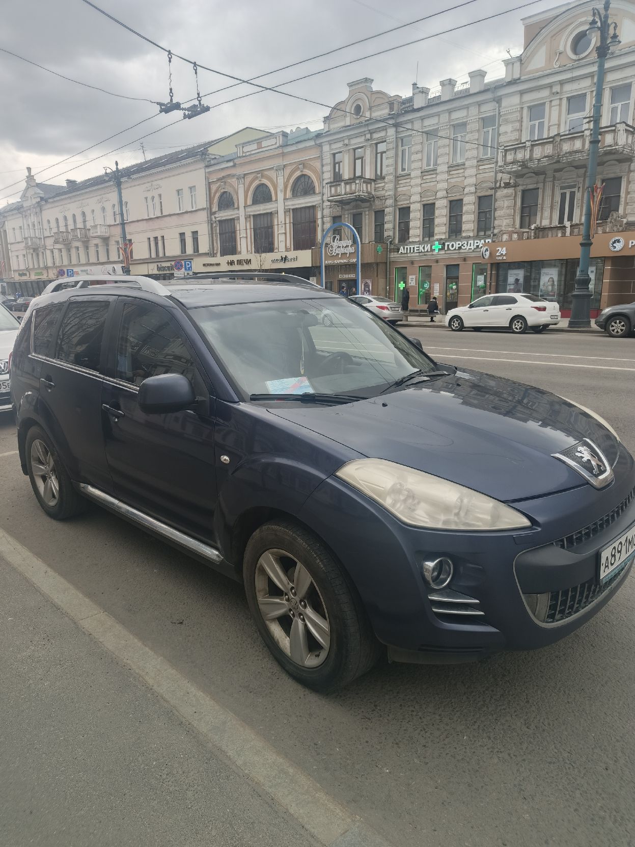PEUGEOT 4007