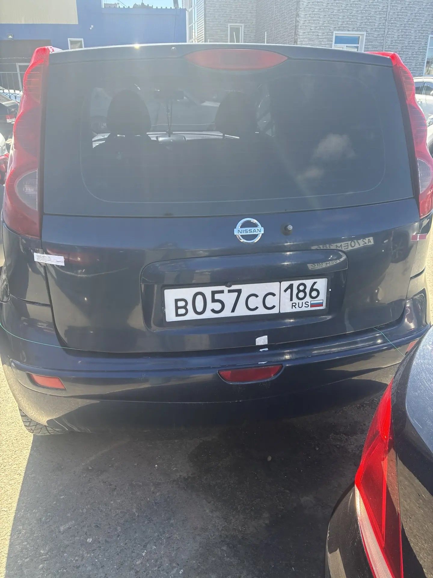 Автомобиль марки "NISSAN NOTE 1.4 ELEGANCE" VIN-SJNFAAE11U1087871, 2006 г.в., темно-синего цвета, г/р/з В057СС186 (ключи и документы отсутствуют, техническое состояние не проверялось, пробег не известен). Имущество продается в том виде, в каком оно есть, в случае продажи возврату/обмену не подлежит. За скрытые дефекты имущества Продавец ответственности не несет.