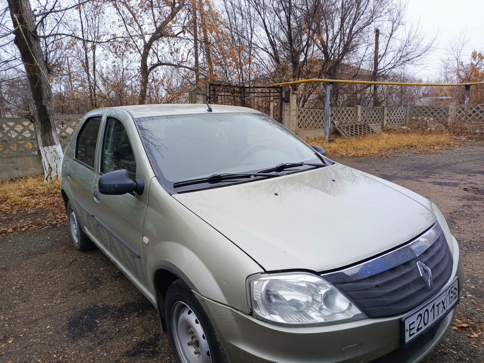 Транспортное средство RENAULT LOGAN 2012 года