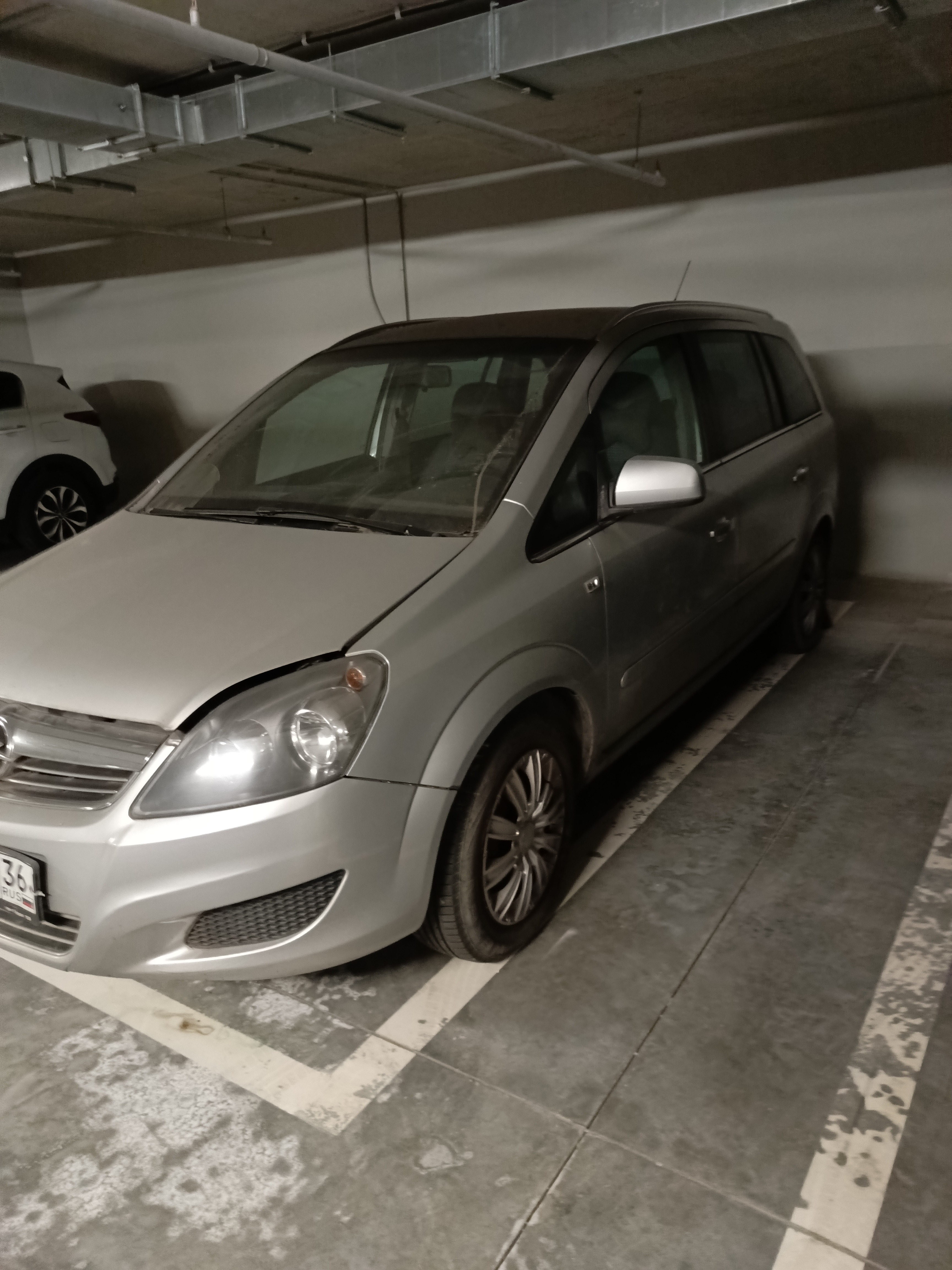 Продажа автомобиля OPEL Zafira, 2011 года выпуска