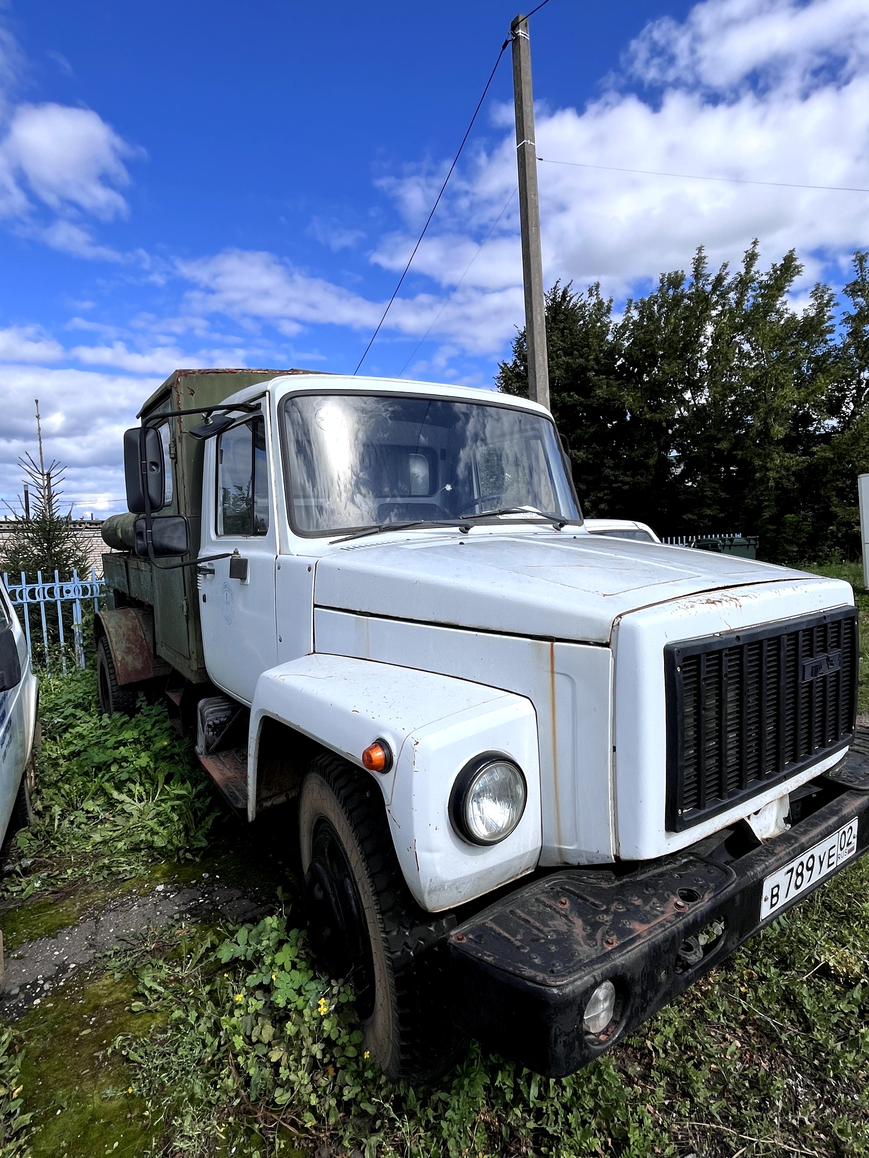 Автомобиль ГАЗ 3307, год выпуска 2001, регистрационный номер В 789 УЕ 02.