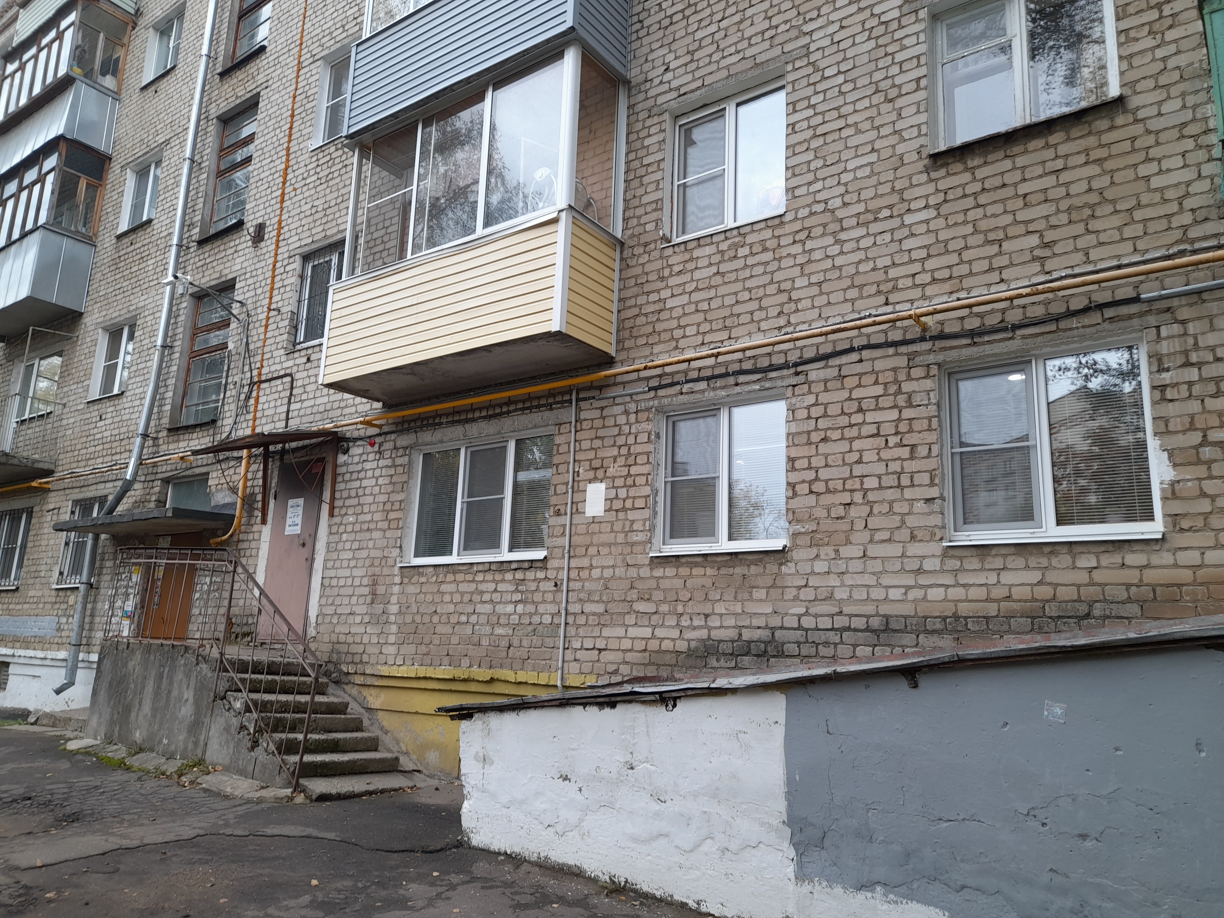 нежилые помещения, расположенные по адресу: Ярославская область, р-н. Рыбинский, г. Рыбинск, ул. Боткина, д. 8, пом. III, пом. IV.