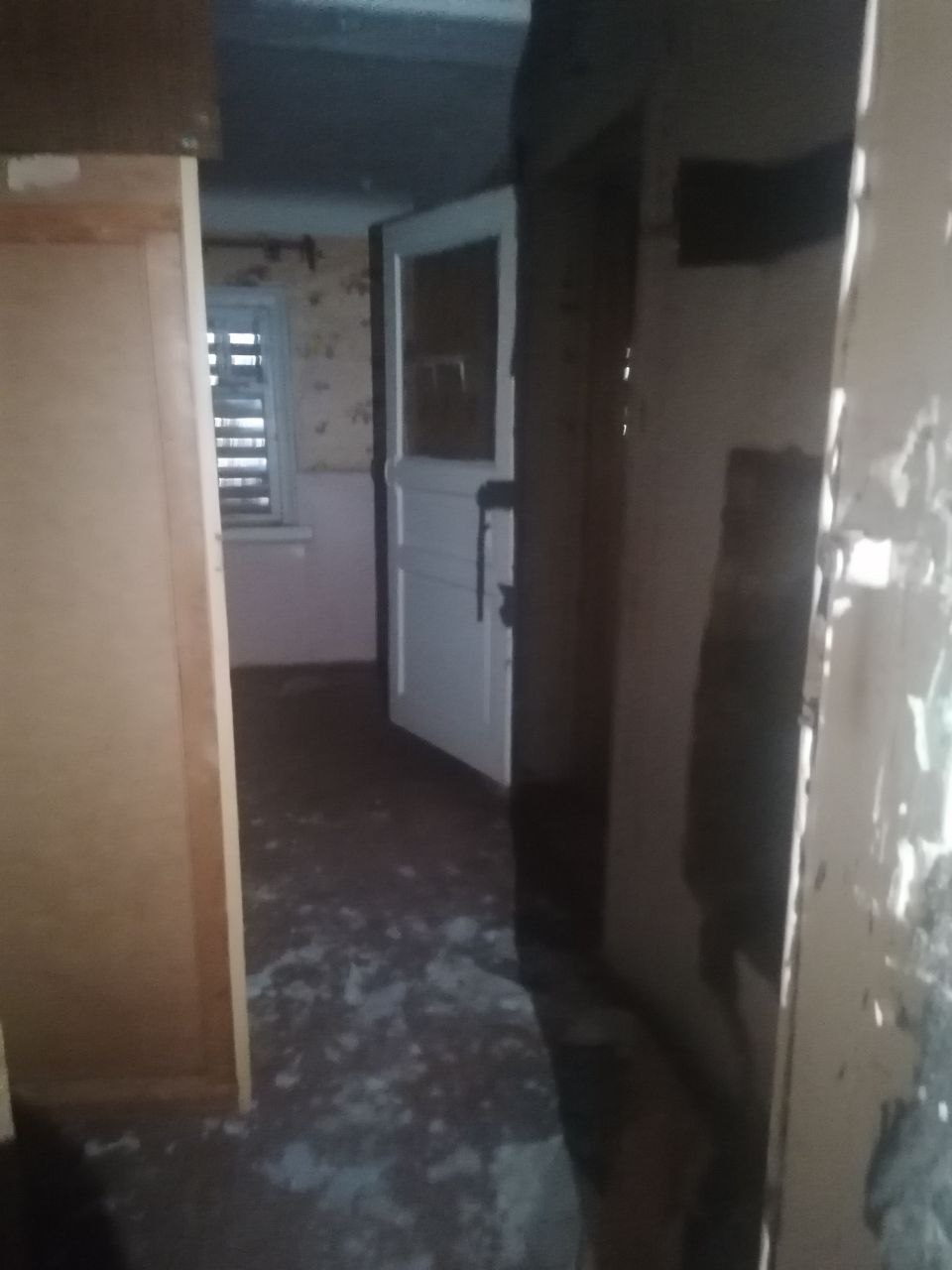 Нежилое здание, общей площадью 148,7 кв. м, кадастровый номер: 76:21:020132:26, с земельным участком, общей площадью 933 кв. м, кадастровый номер 76:21:020132:9, расположенных по адресу: Ярославская область, г. Тутаев, ул. 2-я Овражная, д.6 (далее – имущество)