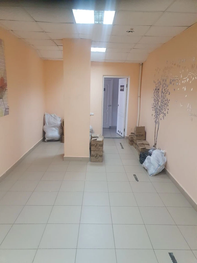 нежилое помещение расположенное на 1-м этаже , общей площадью 24.8 кв.м, расположенного по адресу: Чувашская Республика, г. Канаш, ул. К. Маркса, д. 9а.