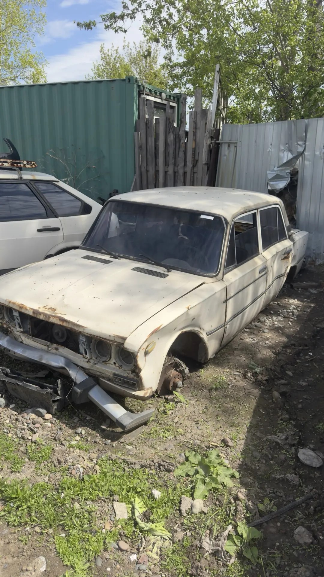Автомобиль ВАЗ 21063,без г/н (транзитный г/н АА604С24), 1988 г.в., VIN XTA210630K2094669, двигатель № 5308063, цвет белый комплектность и состояние  не проверялась данное имущество обращено в доход государства, находится в г. Красноярск (Документы, ключи отсутствуют)