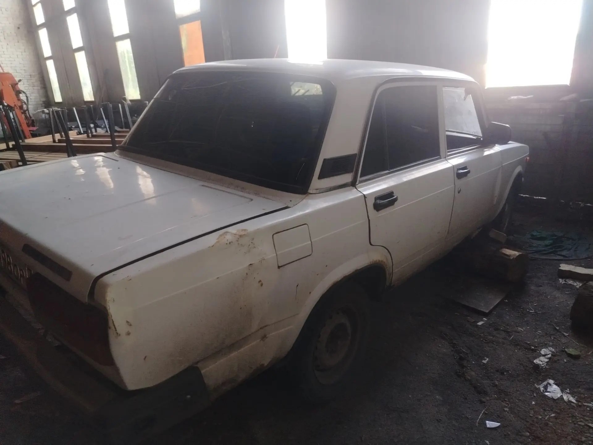 Транспортное средство марка, модель LADA 210740 LADA 2107, идентификационный номер (VIN) ХТА21074ОА2924928, тип - легковой, год изготовления – 2009, модель,  № двигателя 21067 №9573353, цвет кузова – ярко-белый, государственный регистрационный знак М198ОР 31 RUS, не на ходу