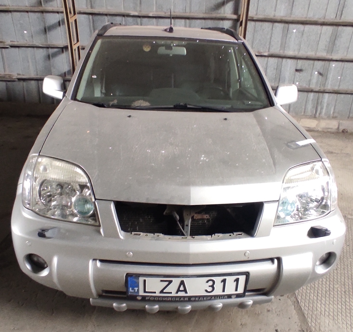 Имущество в качестве годных остатков: автомобиль «NISSAN» модель «XTRAIL», года выпуска 2005, гос. регистрационный номер «LZA311» VIN:JN1TENT30U0211396