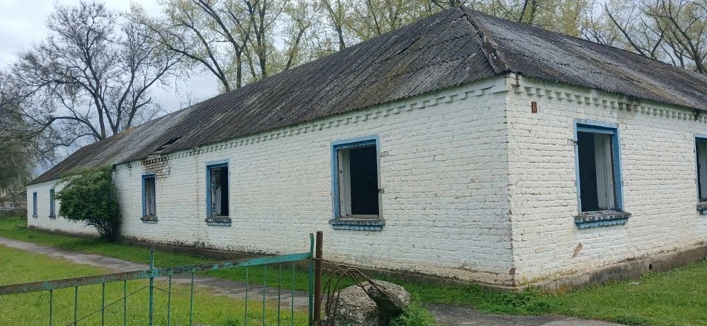 Нежилое здание.