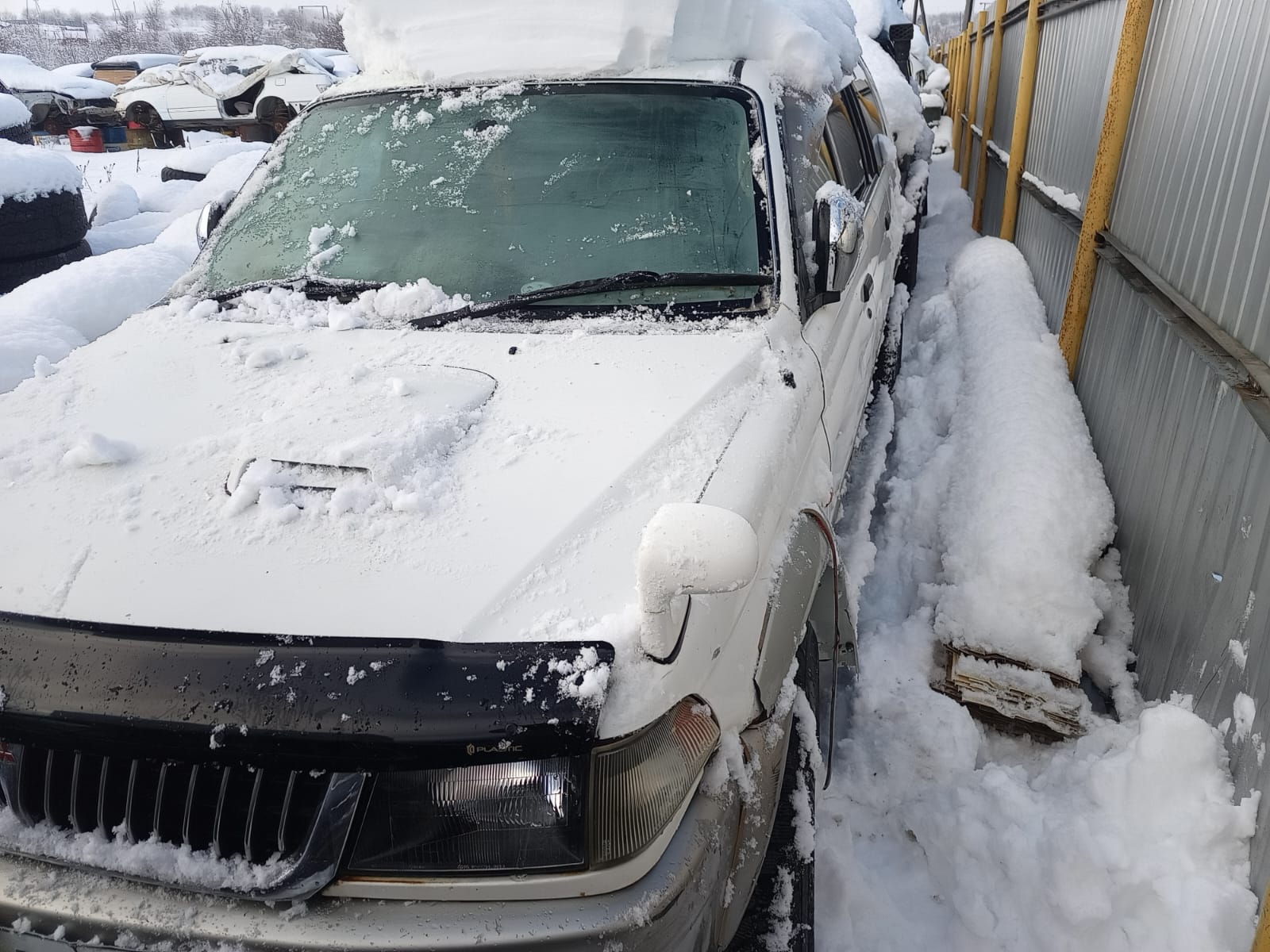 Автомобиль марки “Митсубиси Челенджер”, Государственный номер М 786 АЕ 65
