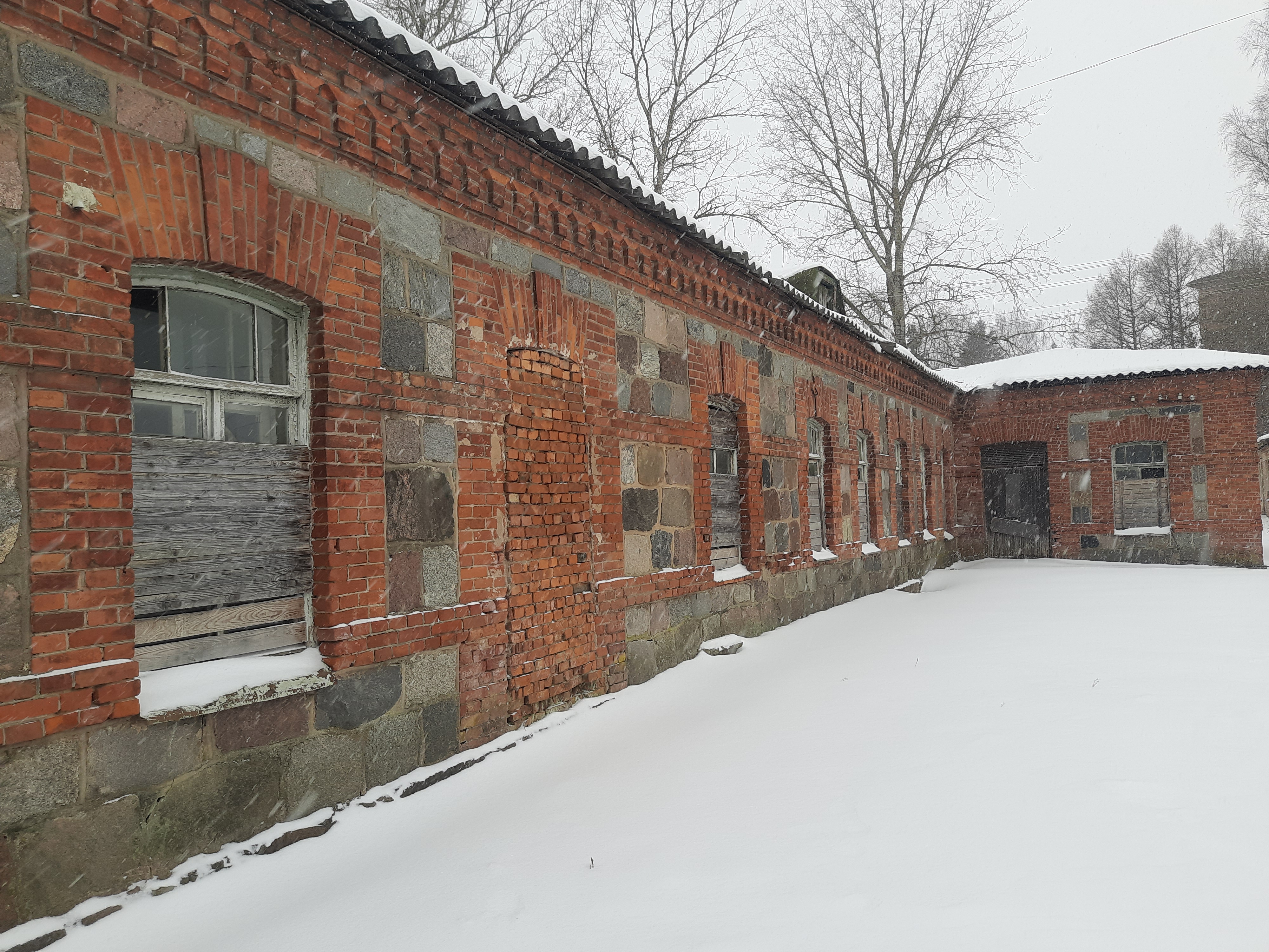 Нежилое здание (бывшая лаборатория больницы)