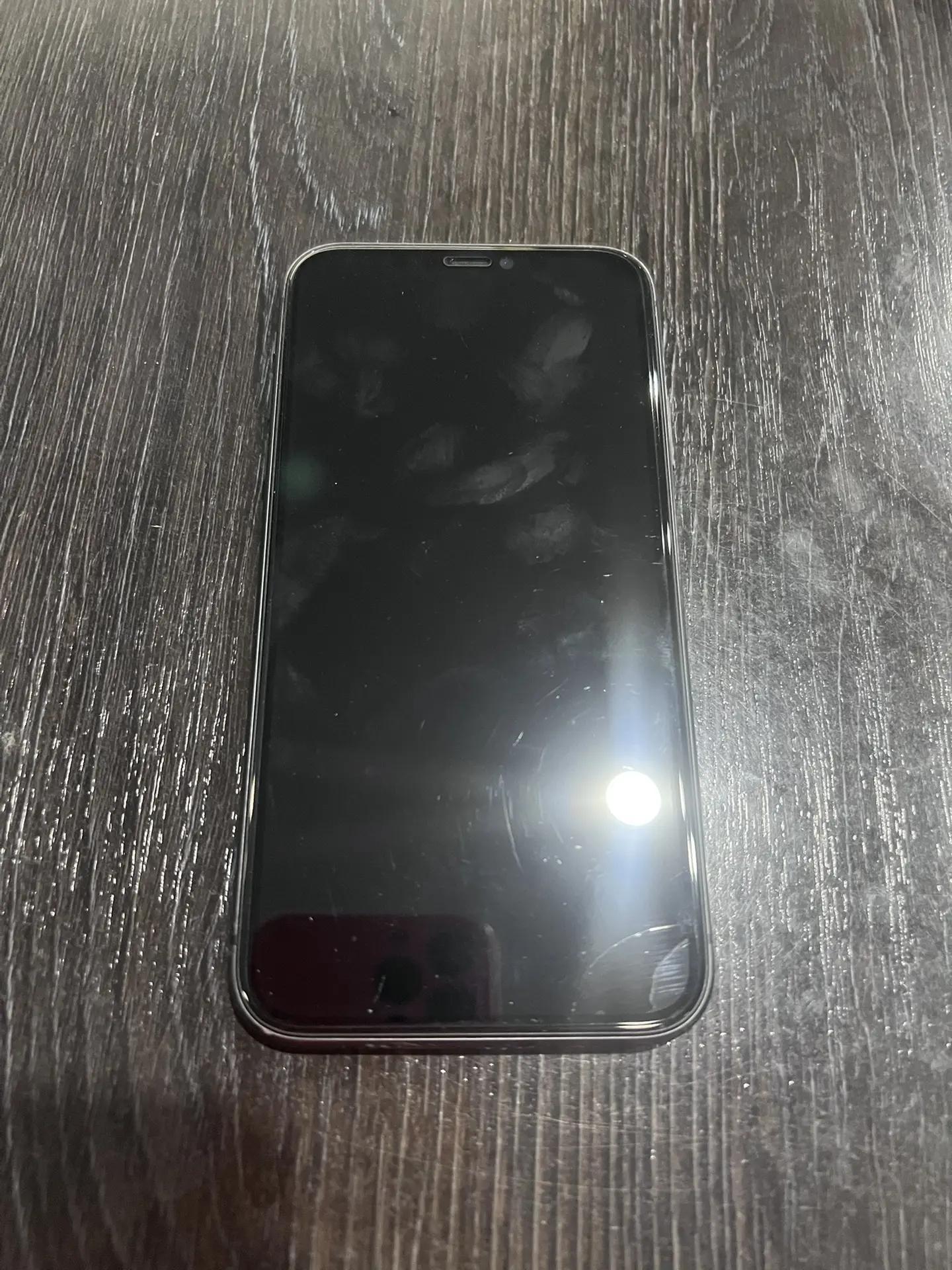 мобильный телефон "iPhone 11" в корпусе черного цвета 1 Штука (шт)