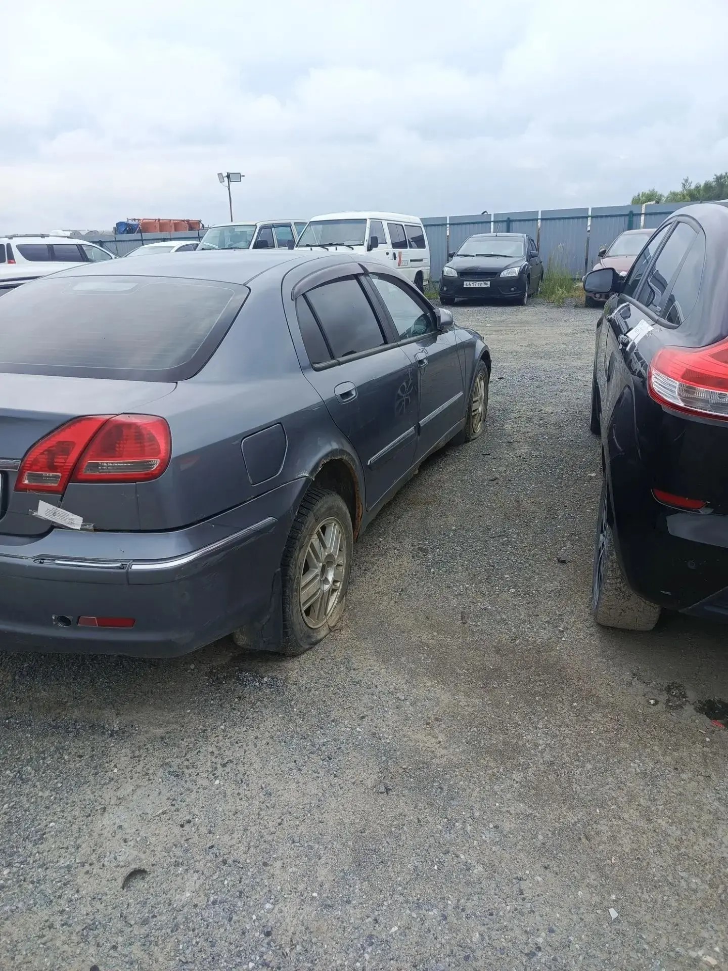 Автомобиль марки BRILLIANCE SY7262VSB, г/н В807СА186, vin:X9XYBACAX8A000139, 2008г.в. (ключи и документы отсутствуют, техническое состояние не проверялось, пробег не известен, имущество стоит долгое время). Имущество продается в том виде, в каком оно есть, в случае продажи возврату/обмену не подлежит. За скрытые дефекты имущества Продавец ответственности не несет.