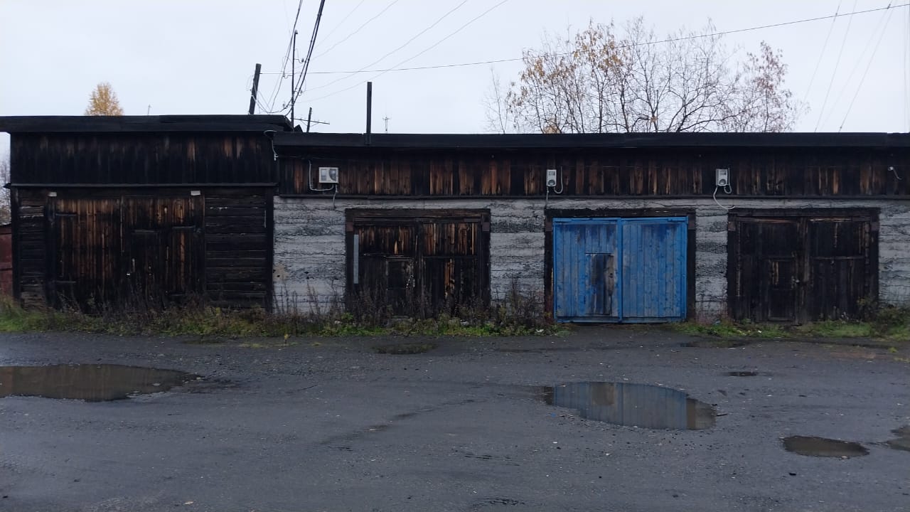 Помещение (Нежилое) Пл. 24.9 кв. м. Адрес: Российская Федерация, Красноярский край, муниципальный район Туруханский, сельское поселение Туруханский сельсовет, село Туруханск, улица Почтовая, здание 33/1 строение 4 Кадастровый номер: 24:37:0000000:943