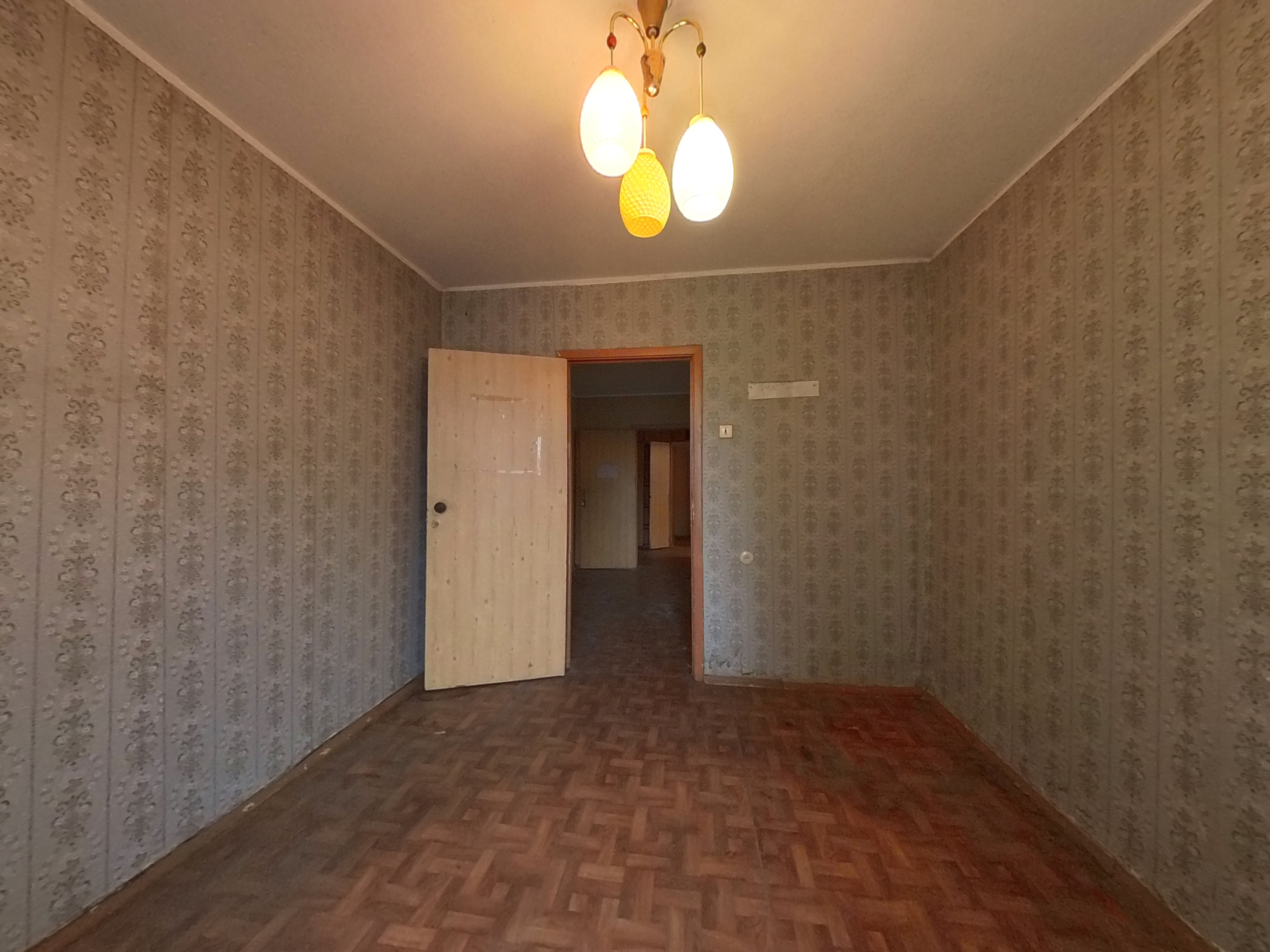 Продажа имущества, находящегося в собственности города Москвы, жилое помещение по адресу: г. Москва, ул. Красного Маяка, д. 13А, корп. 4, кв. 111 (Этаж №1), общей площадью 62,6 кв. м, кадастровый номер: 77:05:0007006:4107