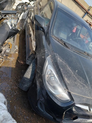 Автомобиль марки HYUNDAI SoIaris (906)
