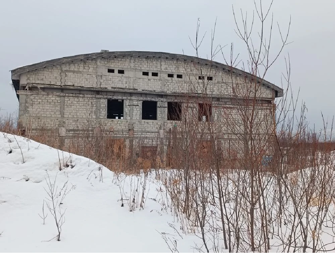 Областная психиатрическая больница в г. Южно-Сахалинске (1 очередь), поликлиника на 180 пос., площадь 1756,1 кв. м, кадастровый номер 65:01:0602005:1694 и земельный участок под ним с кадастровым № 65:01:0602005:2234