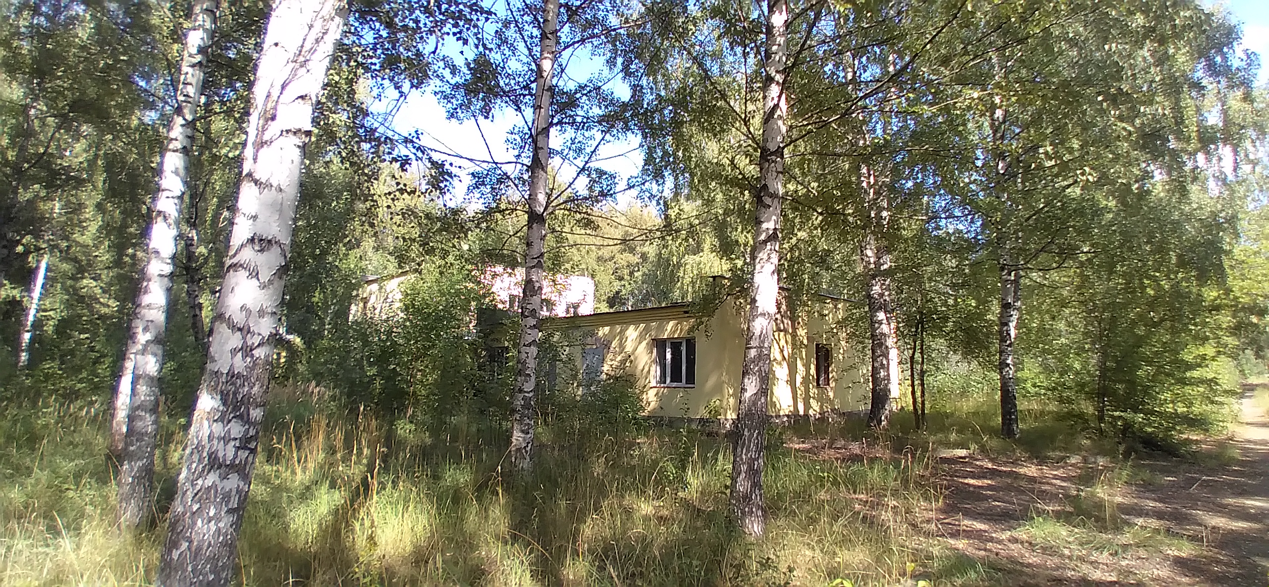 Здание, назначение: нежилое, наименование: чайная - столовая 156, количество этажей: 1, в том числе подземных этажей: 0, площадь 774,0 кв.м, кадастровый номер 37:25:030101:320, адрес объекта: Ивановская область, г. Кинешма, ул. Котовского, д. 2 совместно с земельным участком, площадью 4561+/-24 кв.м, из земель населенных пунктов, разрешенное использование: легкая промышленность, кадастровый номер 37:25:030101:483, адрес объекта: Ивановская область, г. Кинешма, ул. Котовского, д. 2.