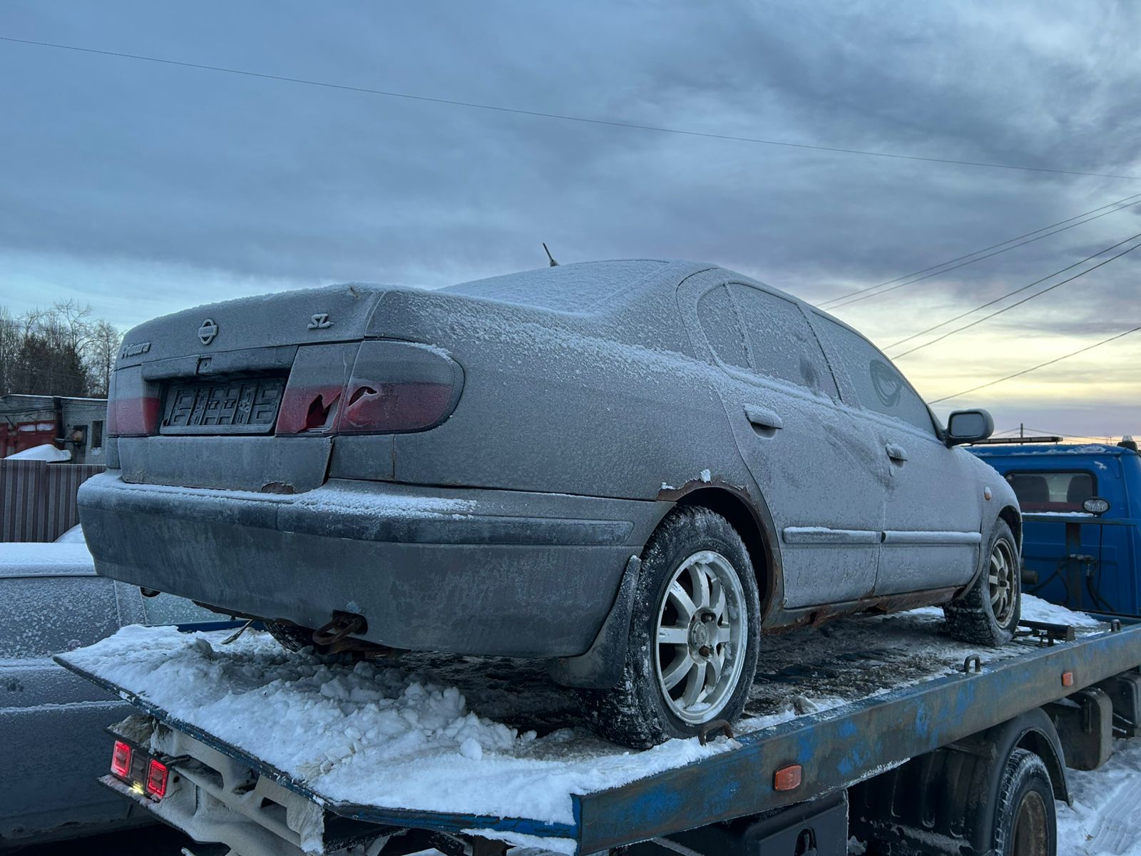ГОДНЫЕ ОСТАТКИ автомобиля марки "Nissan Primera 2.0 SLX, государственный регистрационный знак О677ВР51 (фактически отсутствует), серого цвета, 1997 года выпуска. VIN: SJNBCAP11U0045916