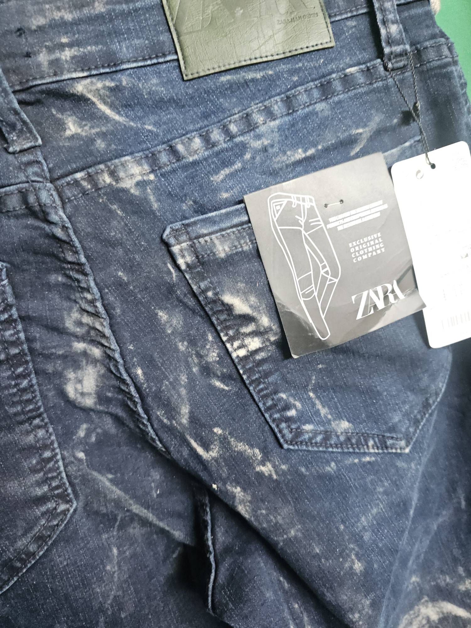 Спортивные костюмы«Tommy Hilfiger»Обувь, маркированная товарным знаком «Balenciaga»Головной убор, маркированный товарным знаком «Mercedes-Benz»Трико, маркированное товарным знаком «Moncler» Платки, маркированные товарным знаком «KARL LAGERFELD»Майки, маркированные товарным знаком «Adidas» Брюки, маркированные товарным знаком «KARL LAGERFELD»Сумки, маркированные товарным знаком «KARL LAGERFELD» Шорты, маркированные товарным знаком «Paul&Shark» и далее по тексту Извещения
