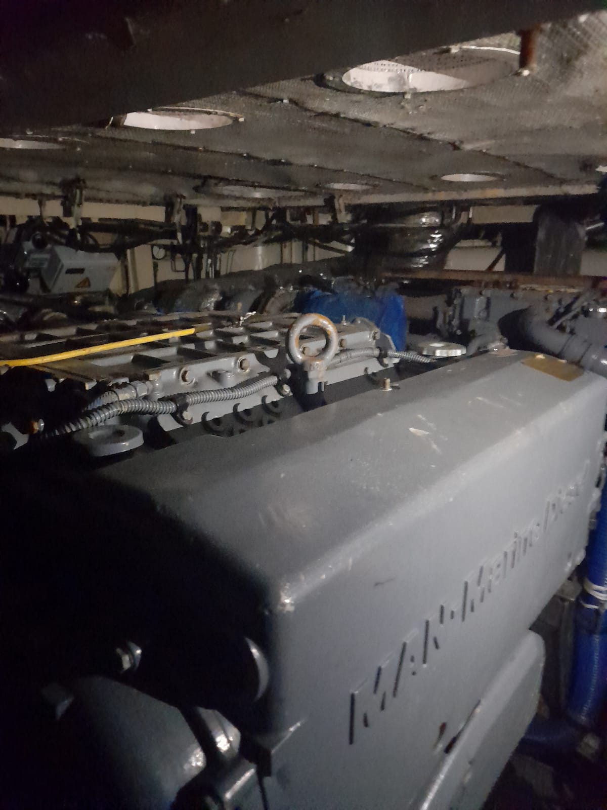 Дизель судовой мощностью 809 кВт (1100 л.с.), заводской номер 70134548113440