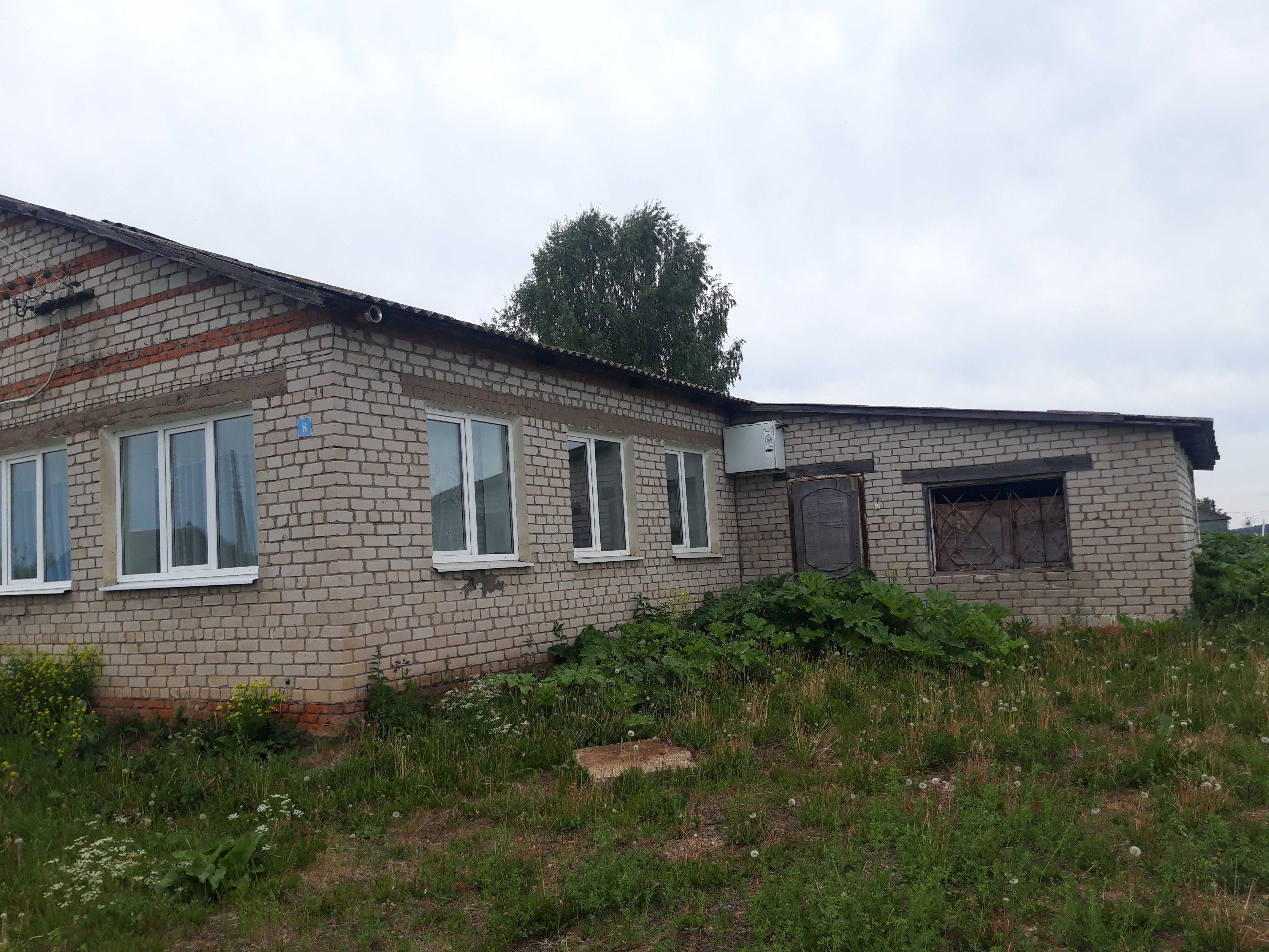 нежилое здание с земельным участком, объединенные в лот № 1, расположенные по адресу: Пермский край, Кунгурский район, д.Моховое