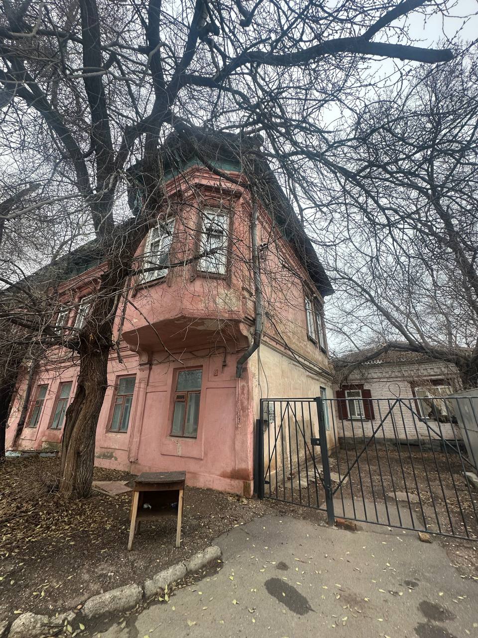 здание, назначение: нежилое, количество этажей: 3, в том числе подземных 1, площадь 344,9 кв. м, кадастровый номер: 56:44:0220009:16, адрес: Оренбургская область, г. Оренбург, пер. Коммунальный, д. 4.