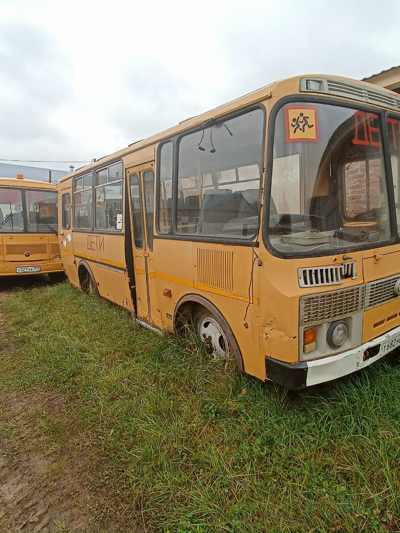 Автобус для перевозки детей ПАЗ 32053-70, 2010 года выпуска, ПТС 52 НВ 252192, VIN X1М3205СХА0004340, модель 523400, № двигателя А1007236, кузов (прицеп, кабина) № Х1М3205СХА0004340, цвет желтый